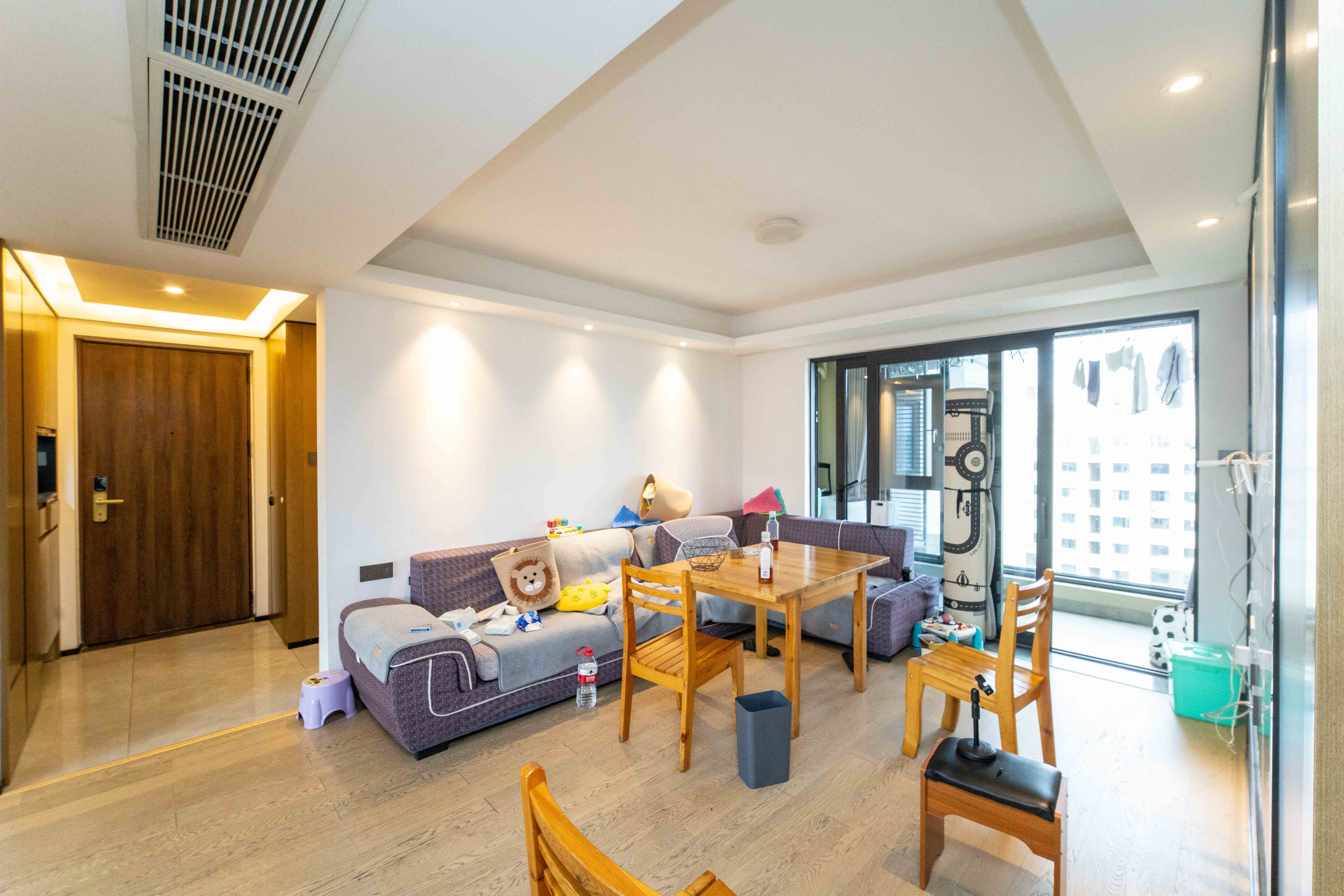 万科金域蓝湾 4室2厅2卫 195.0万 万科金域蓝湾 4室2厅2卫 195.0万客厅