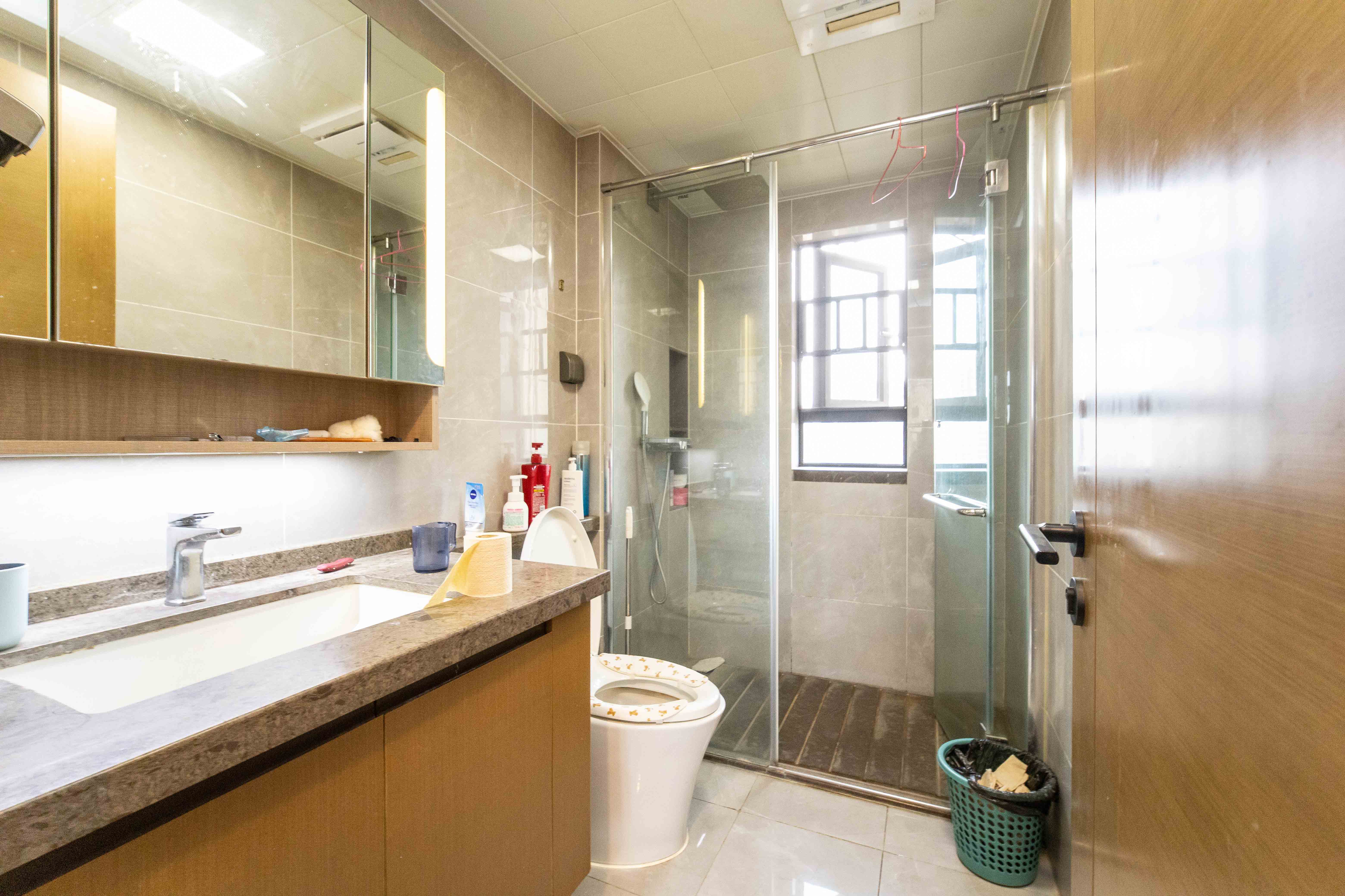 万科金域蓝湾 4室2厅2卫 195.0万 万科金域蓝湾 4室2厅2卫 195.0万卫生间