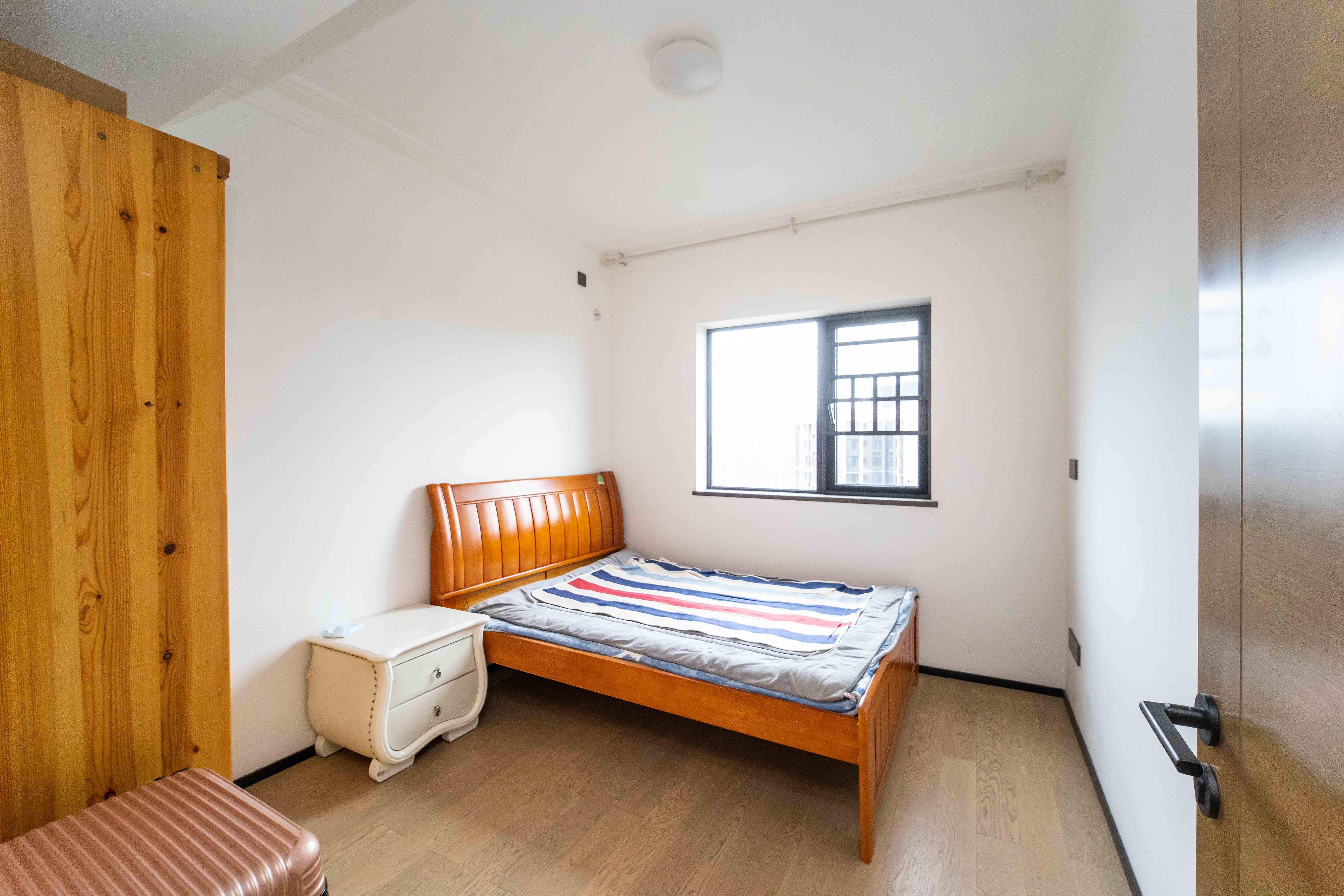 万科金域蓝湾 4室2厅2卫 195.0万 万科金域蓝湾 4室2厅2卫 195.0万卧室