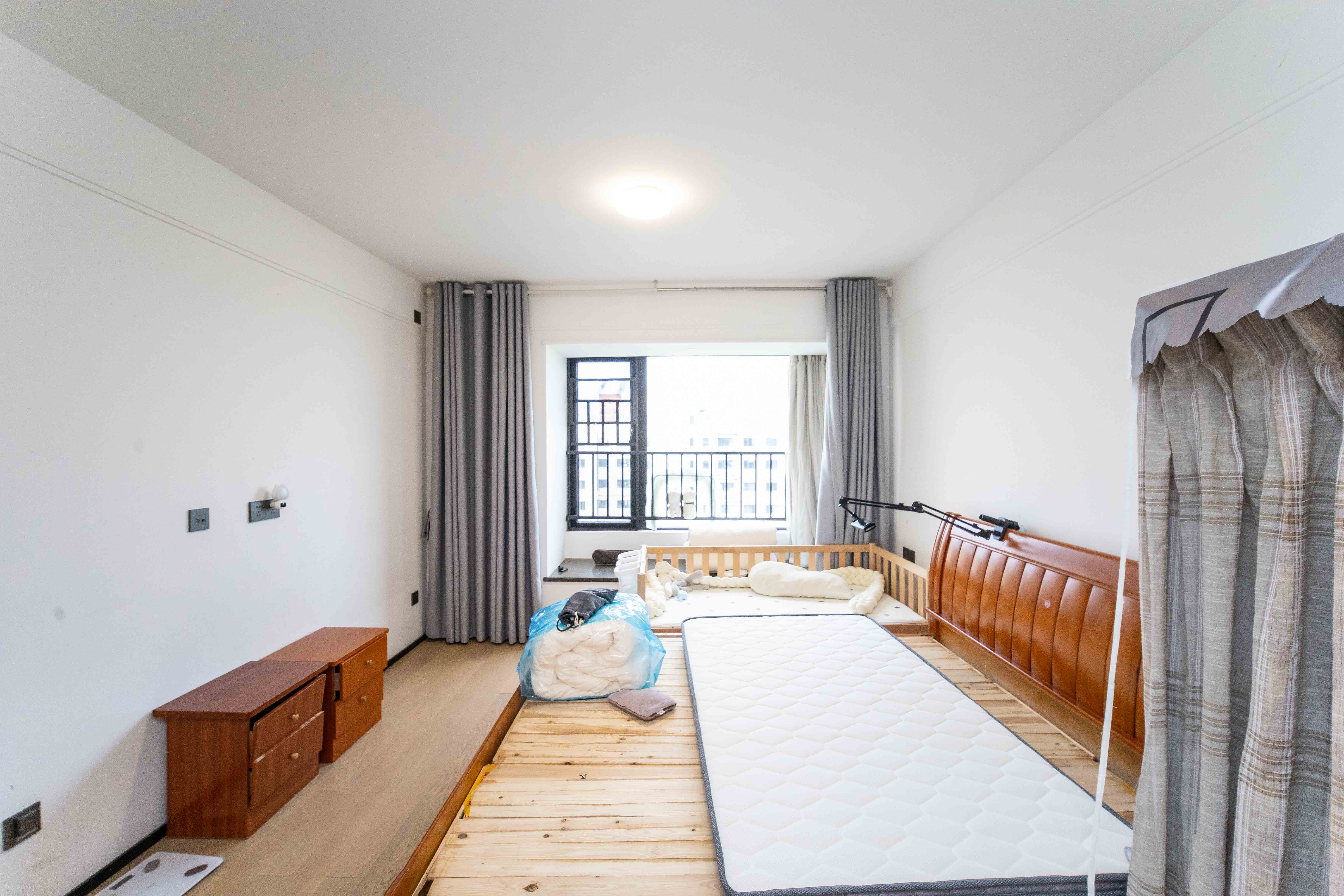 万科金域蓝湾 4室2厅2卫 195.0万 万科金域蓝湾 4室2厅2卫 195.0万卧室