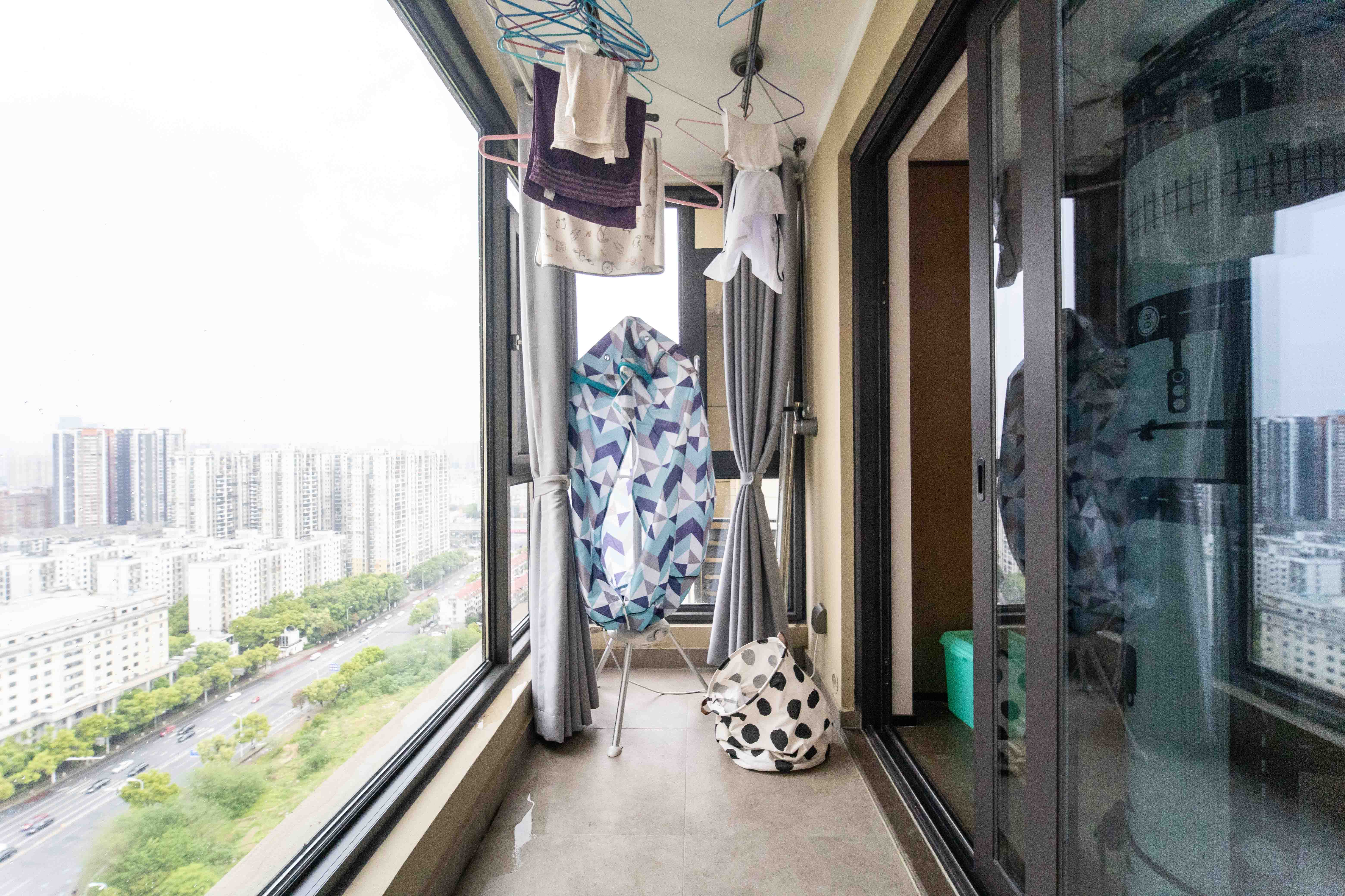 万科金域蓝湾 4室2厅2卫 195.0万 万科金域蓝湾 4室2厅2卫 195.0万阳台