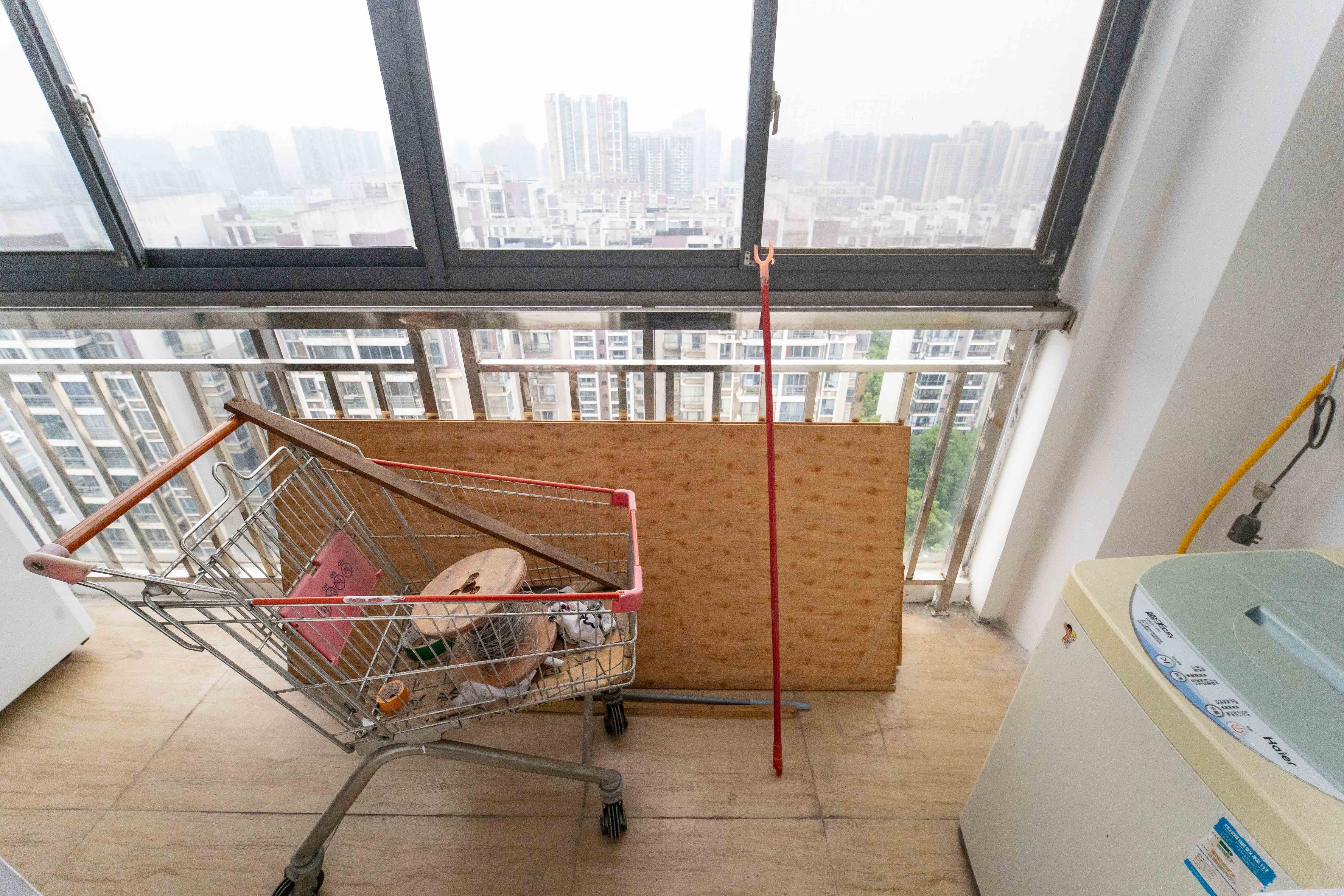 银港水晶城  3室2厅1卫   108.00万阳台