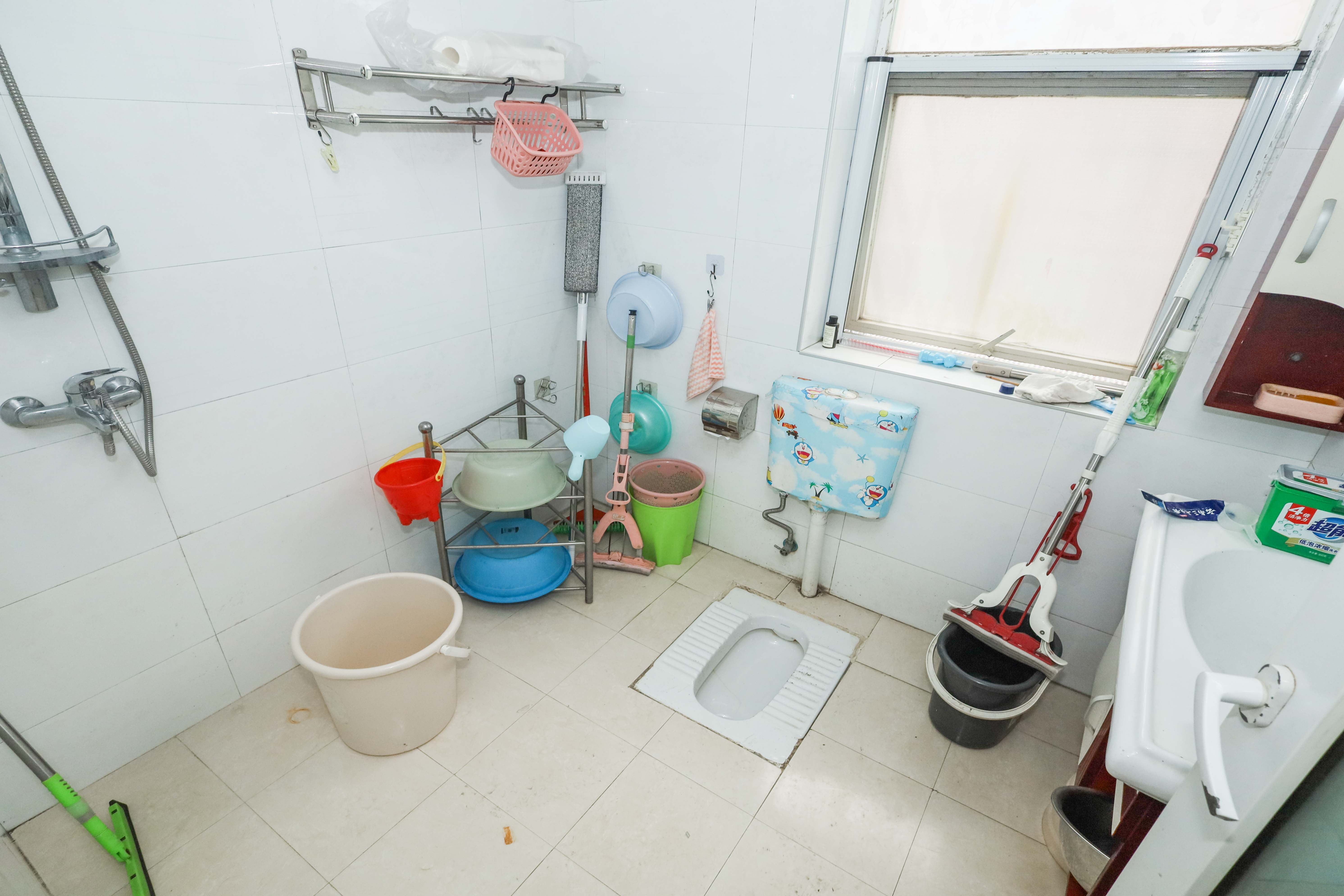 山水英伦 3室2厅2卫 72.0万 山水英伦 3室2厅2卫 72.0万卫生间