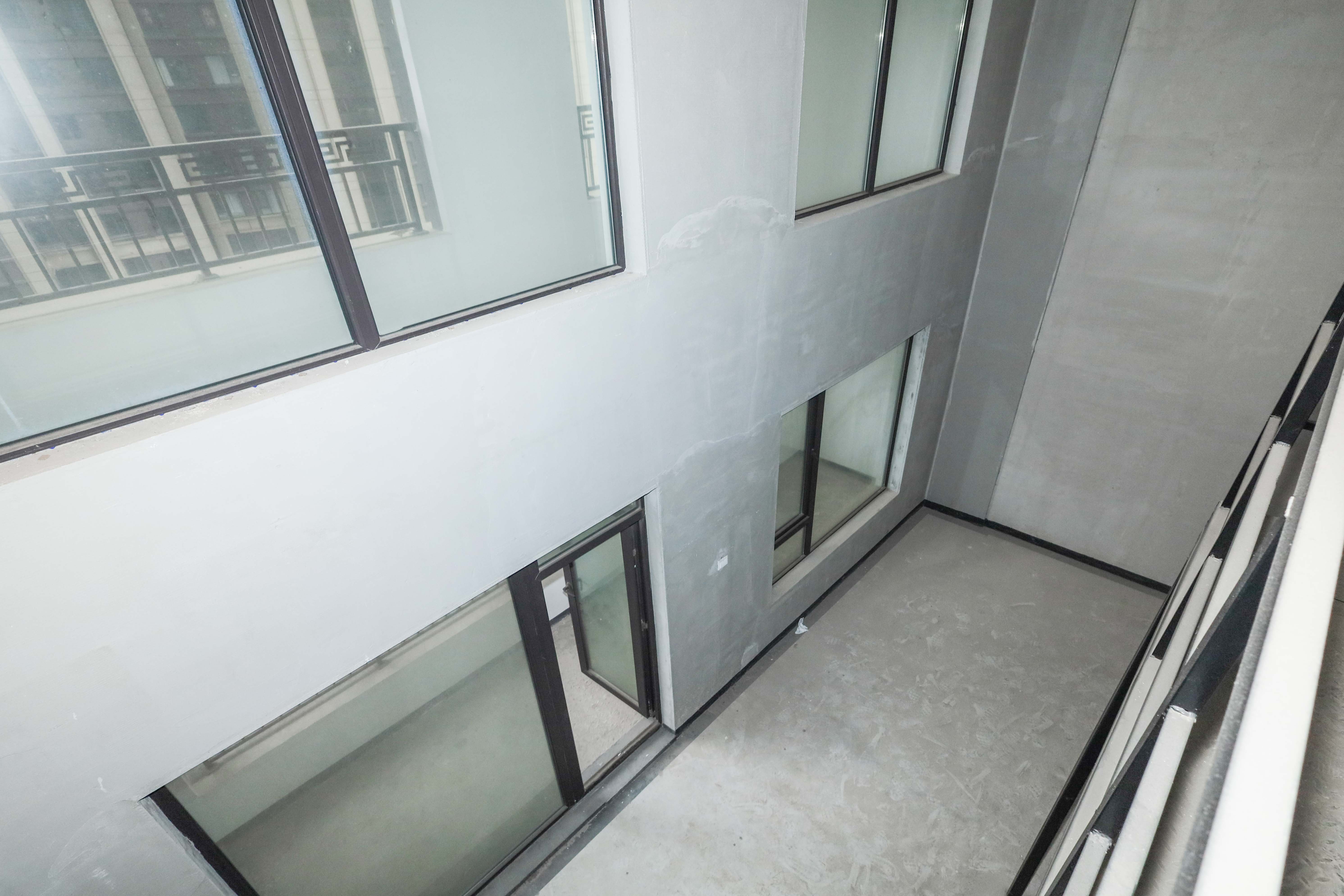 建发央著  3室2厅1卫   207.00万其他