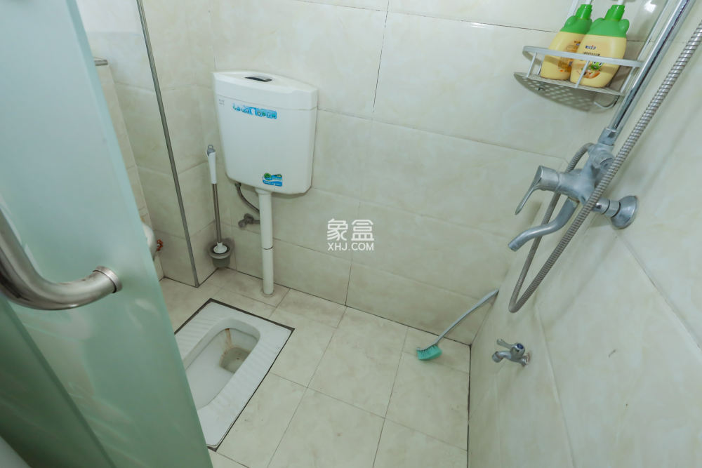 金星小區(qū)  3室2廳2衛(wèi)   105.00萬