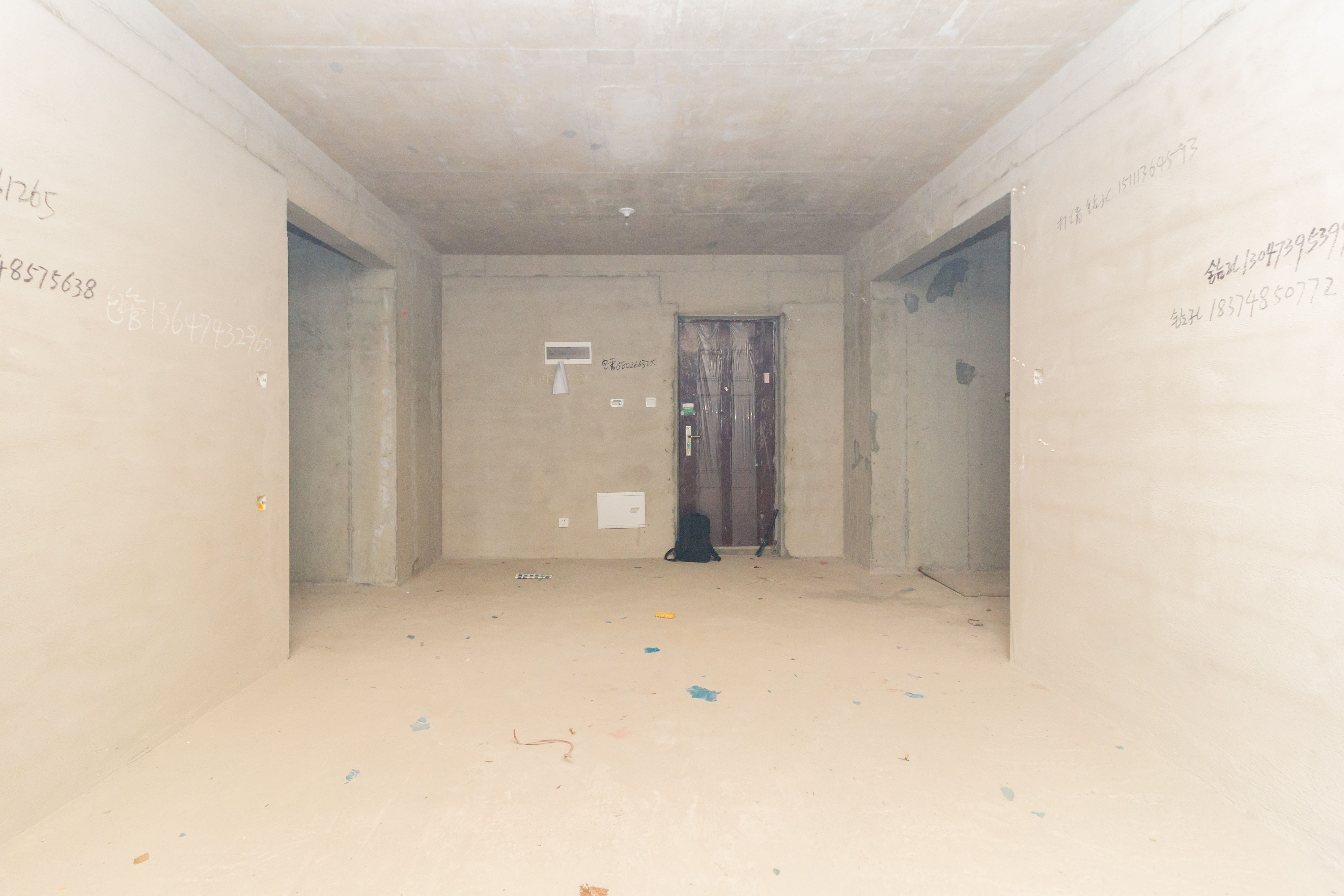 映悦星府  3室2厅1卫    67.98万 映悦星府  3室2厅1卫    67.98万客厅