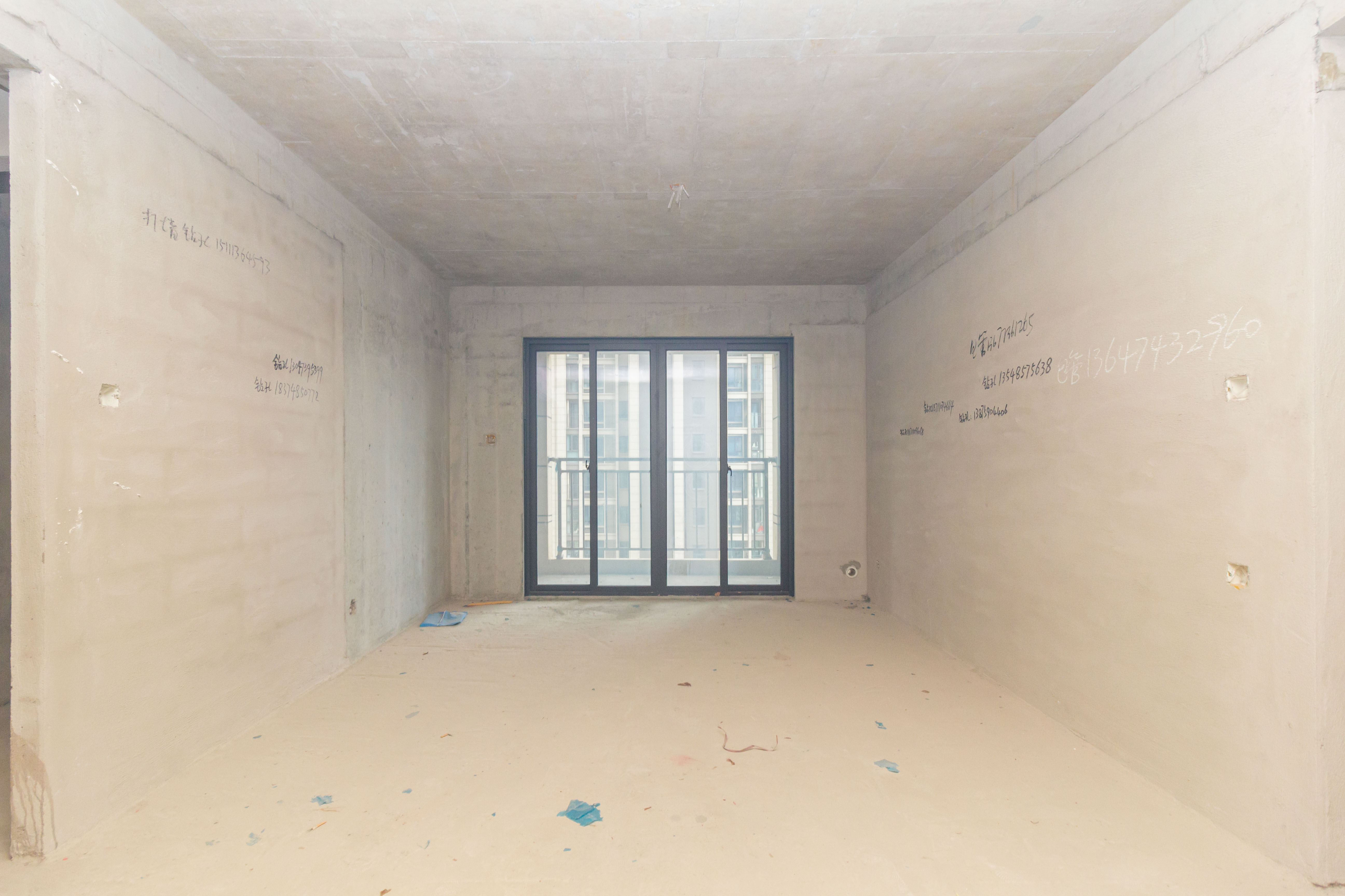 映悦星府  3室2厅1卫    67.98万 映悦星府  3室2厅1卫    67.98万客厅