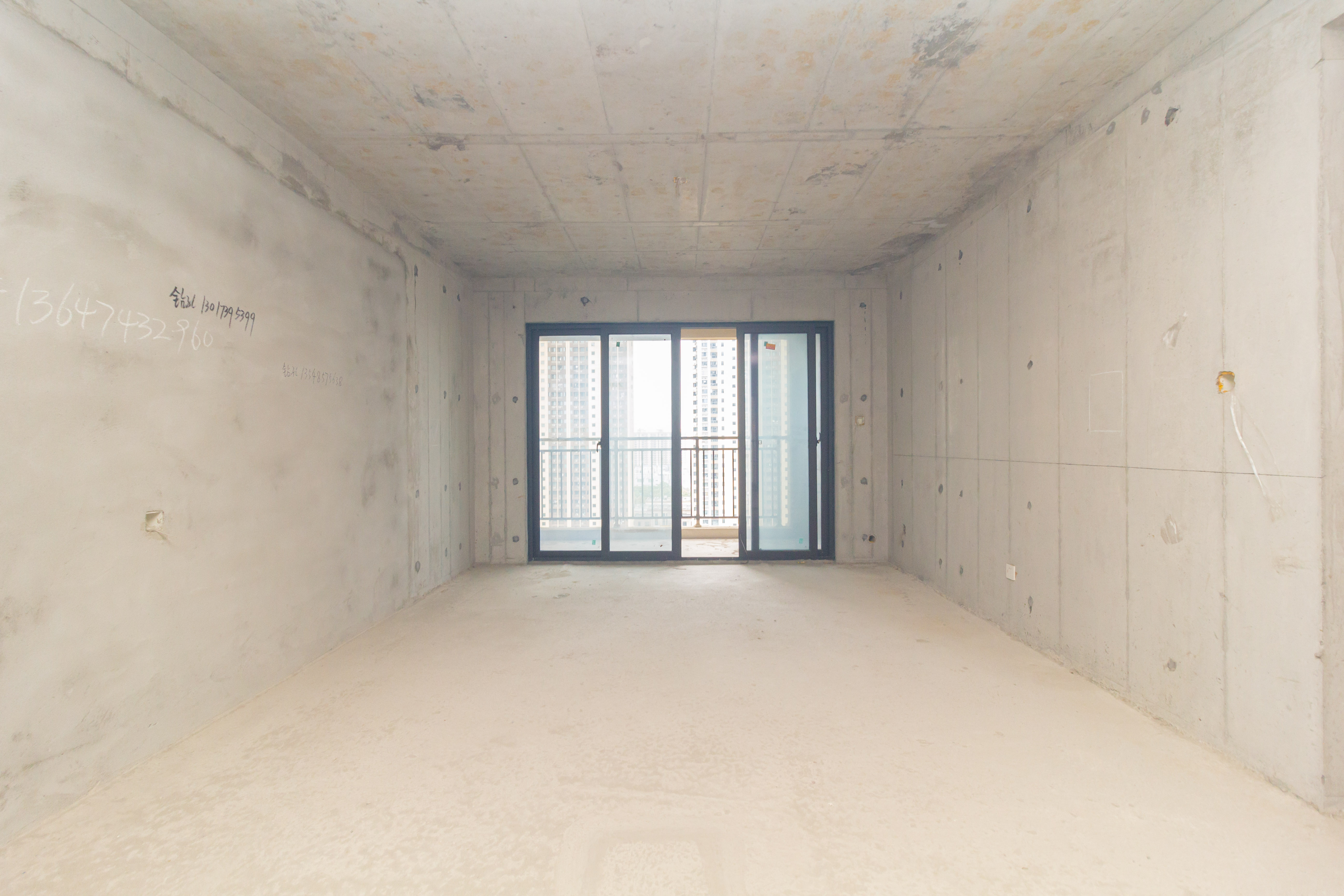 映悦星府  4室2厅2卫    88.8万 映悦星府  4室2厅2卫    88.8万客厅