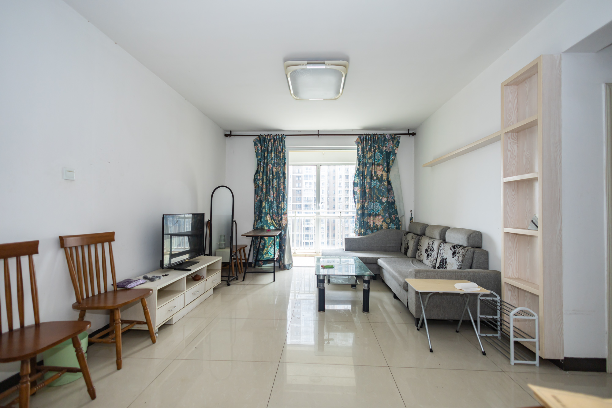 恒广国际景园一二区  2室2厅1卫    65.0万 恒广国际景园一二区  2室2厅1卫    65.0万