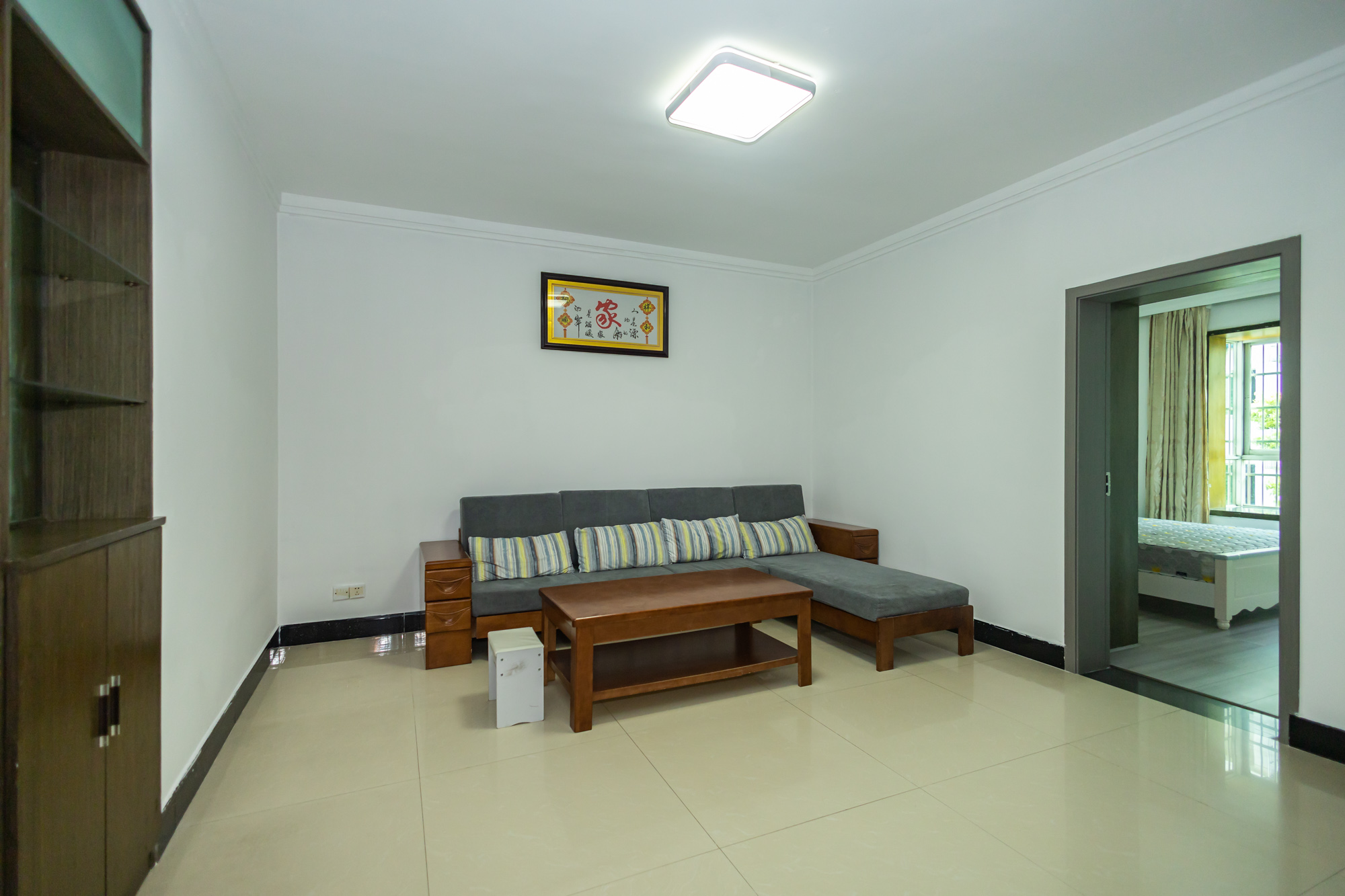 中南汽车世界  2室2厅1卫    39.8万 中南汽车世界  2室2厅1卫    39.8万客厅