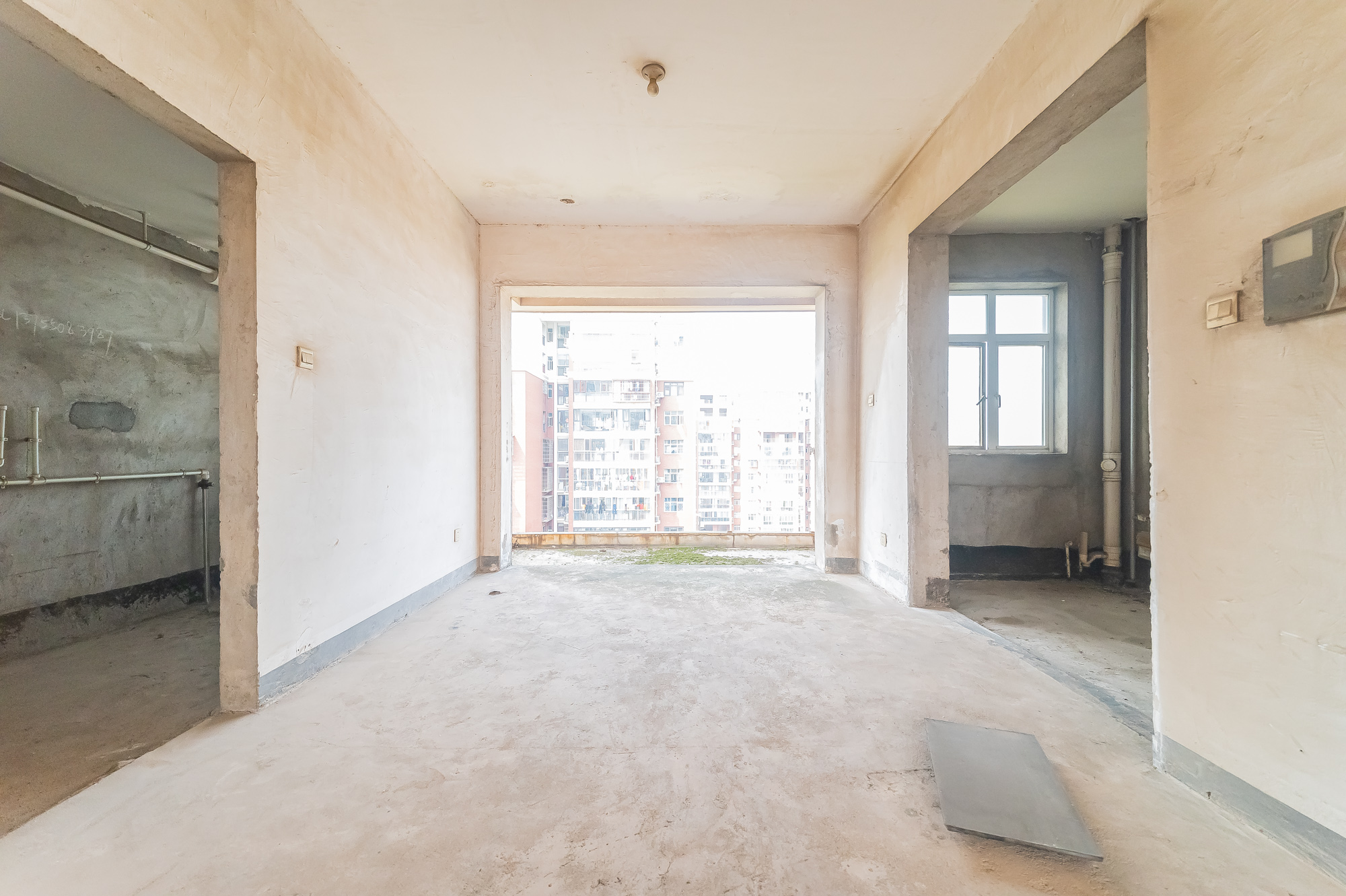 淞雅苑  4室2厅2卫    95.0万客厅