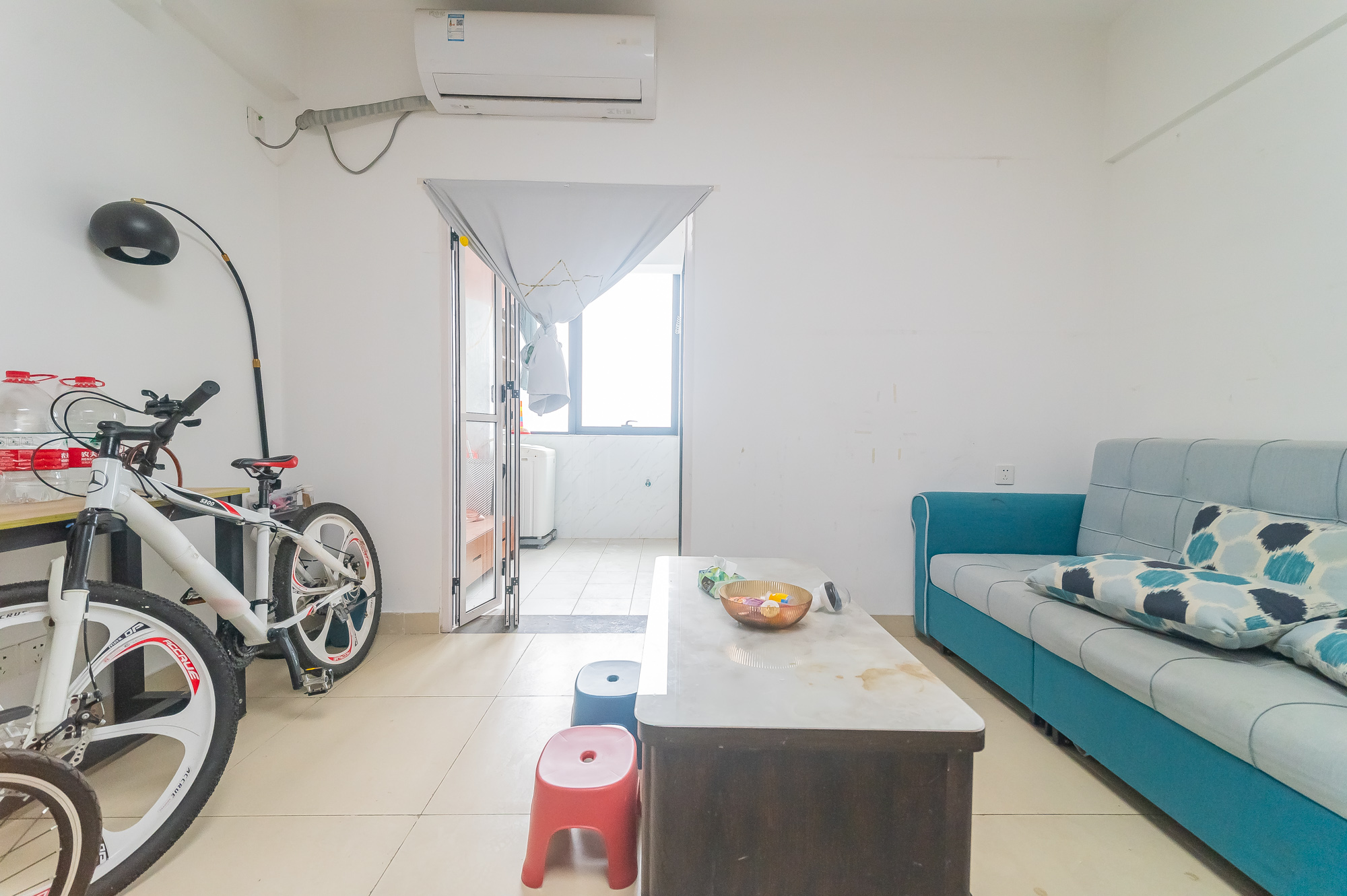 未来漫城  1室1厅1卫    38.0万 未来漫城  1室1厅1卫    38.0万客厅