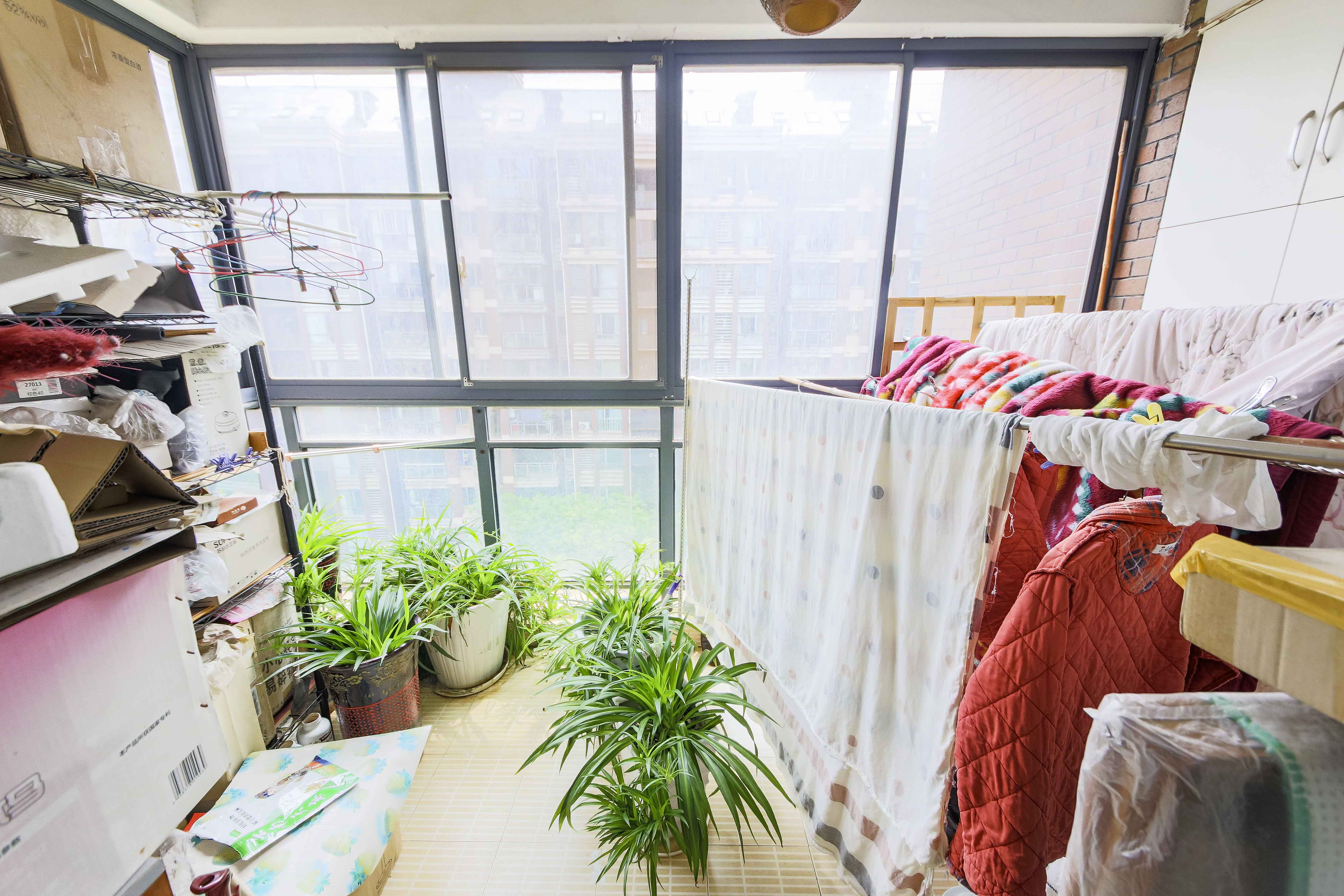 奥林匹克花园  3室2厅2卫   108.00万阳台