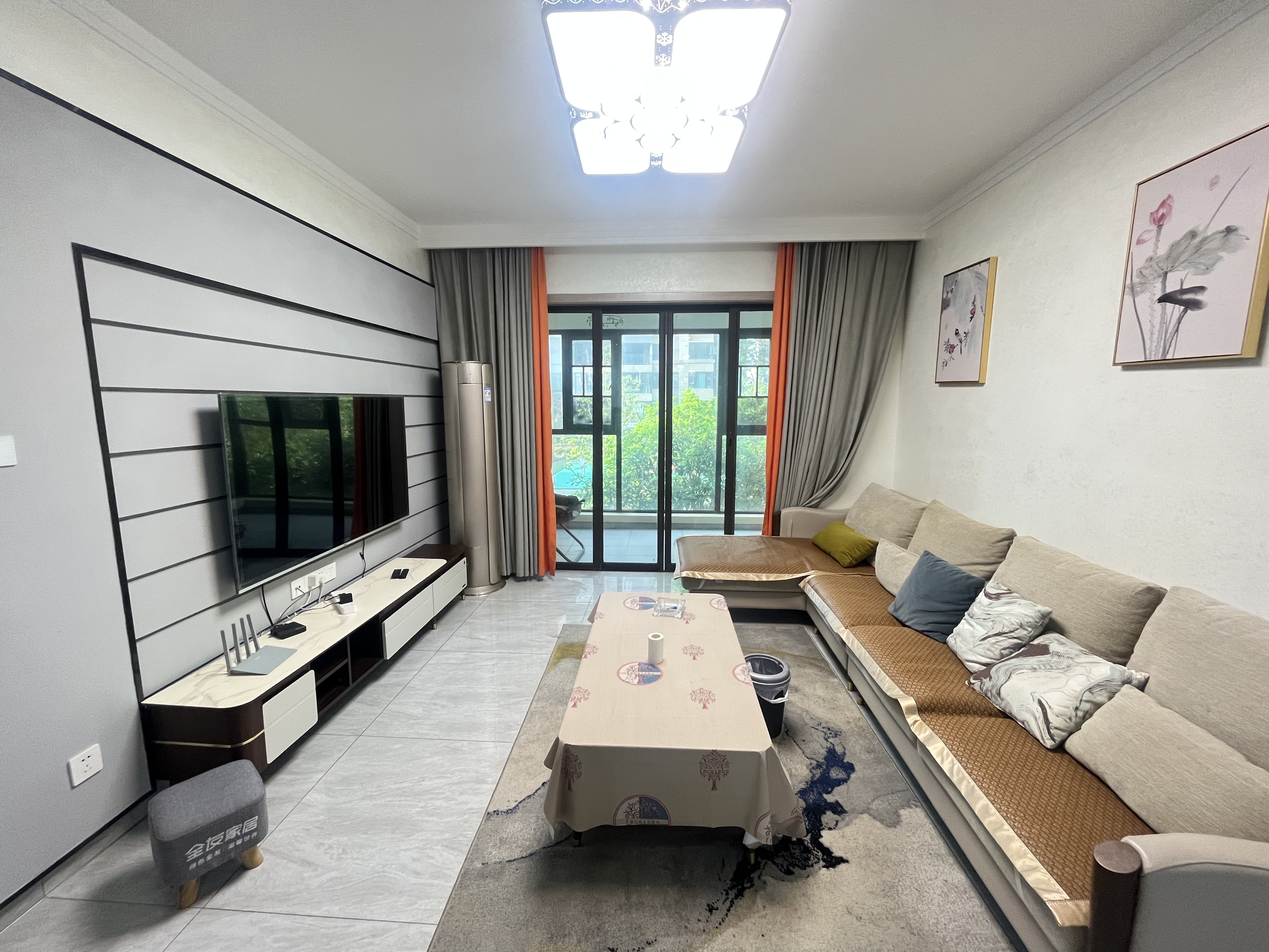 蓝溪谷 4室2厅2卫 80.0万 蓝溪谷 4室2厅2卫 80.0万室内图