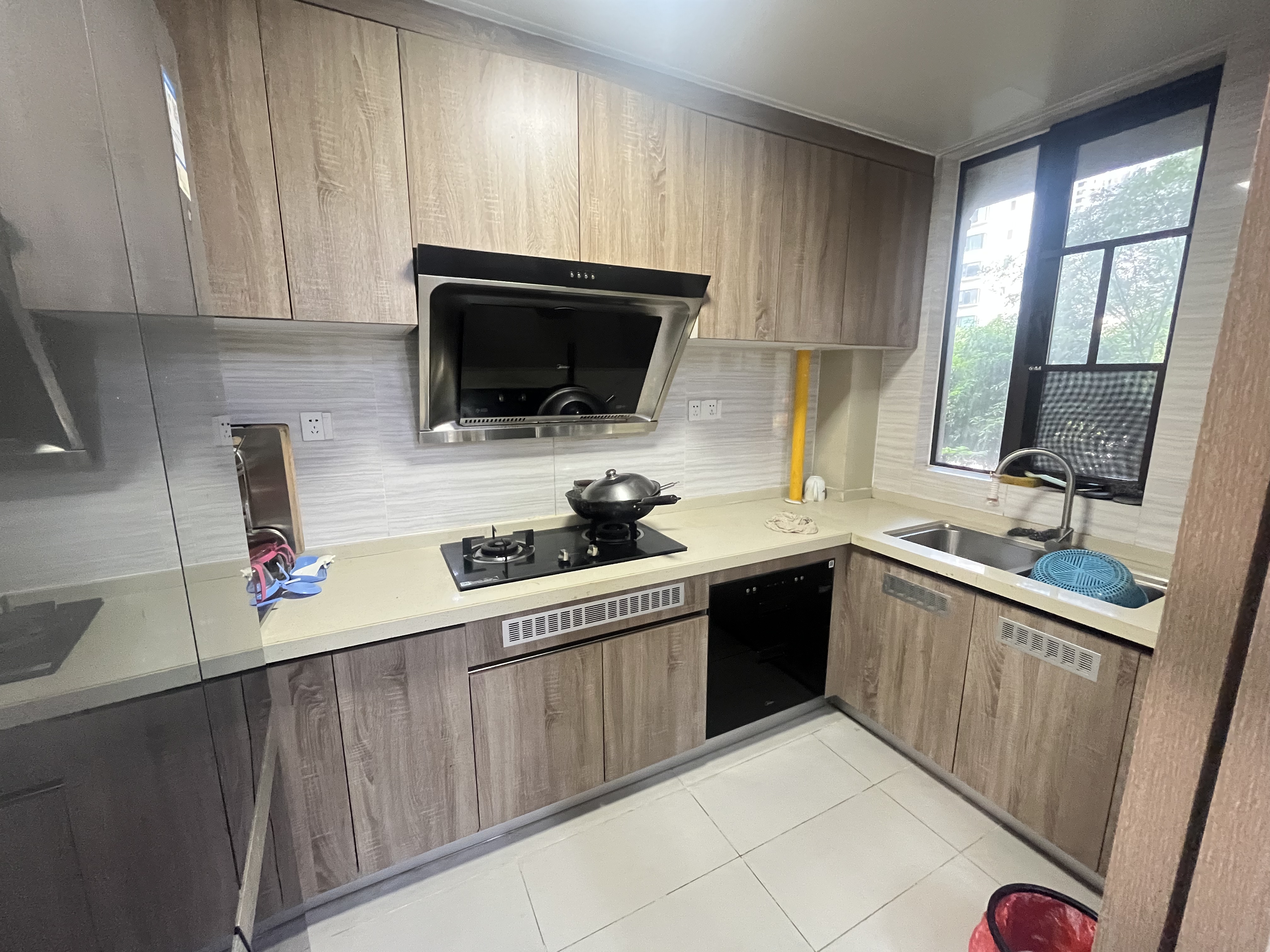 蓝溪谷 4室2厅2卫 80.0万 蓝溪谷 4室2厅2卫 80.0万室内图