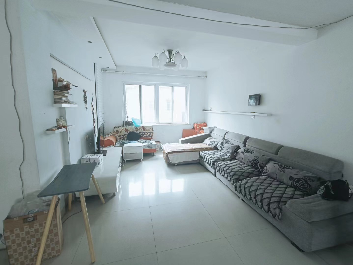 楠湖山庄  3室2厅1卫    80.0万 楠湖山庄  3室2厅1卫    80.0万室内图