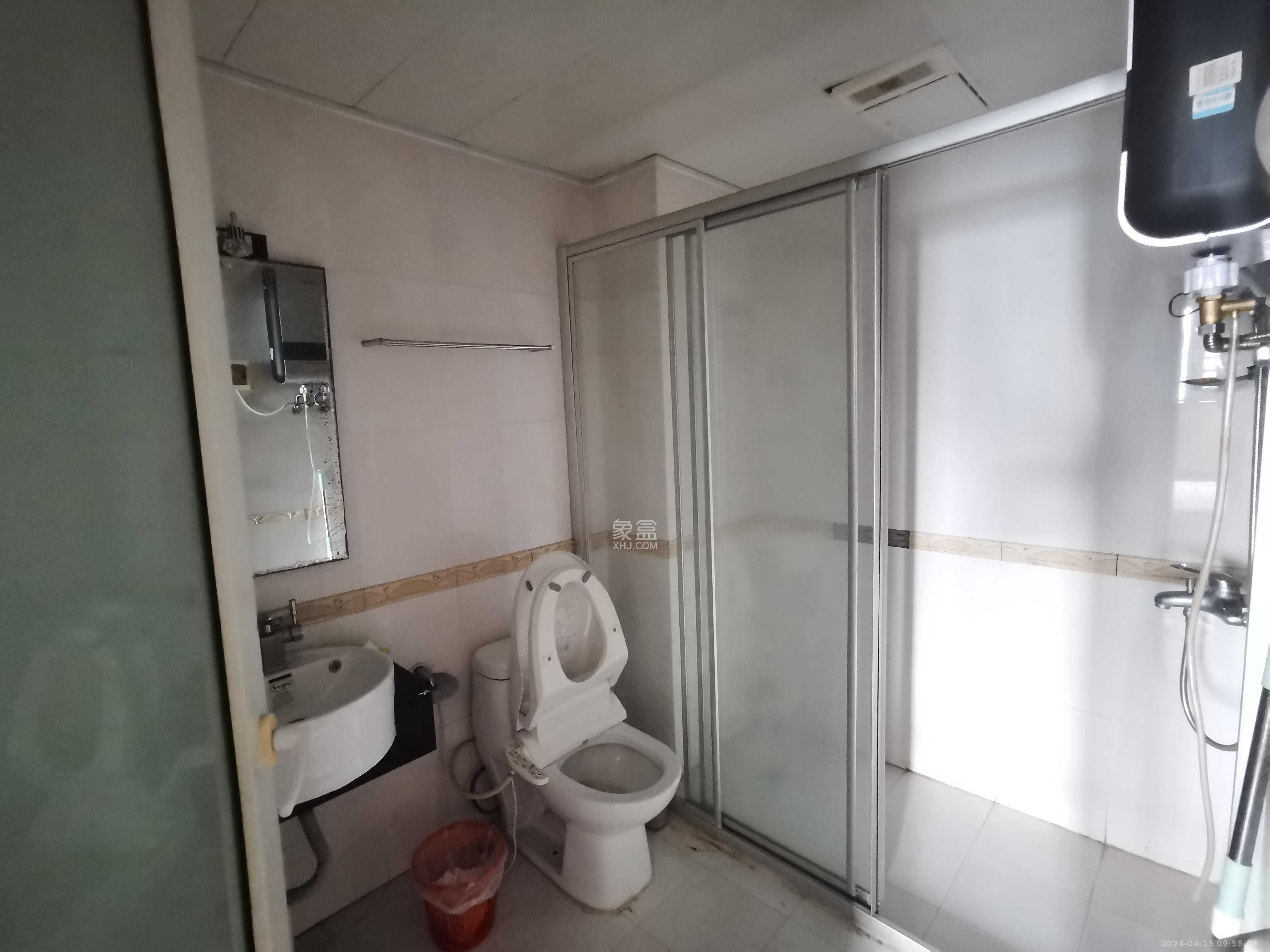 旺坤家园  3室2厅2卫   2800.00元/月室内图