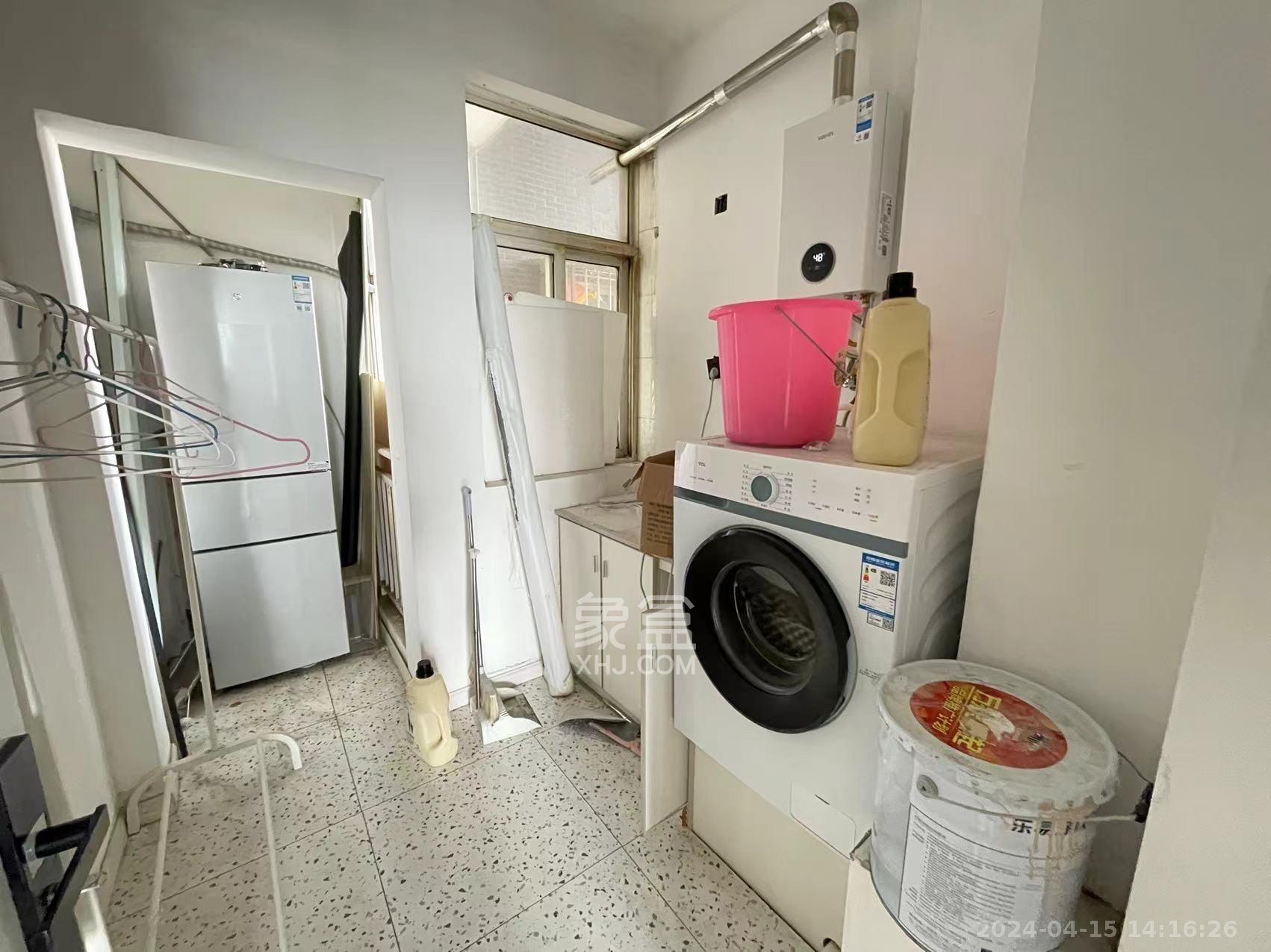 天心华庭  3室1厅1卫   4500.00元/月室内图1