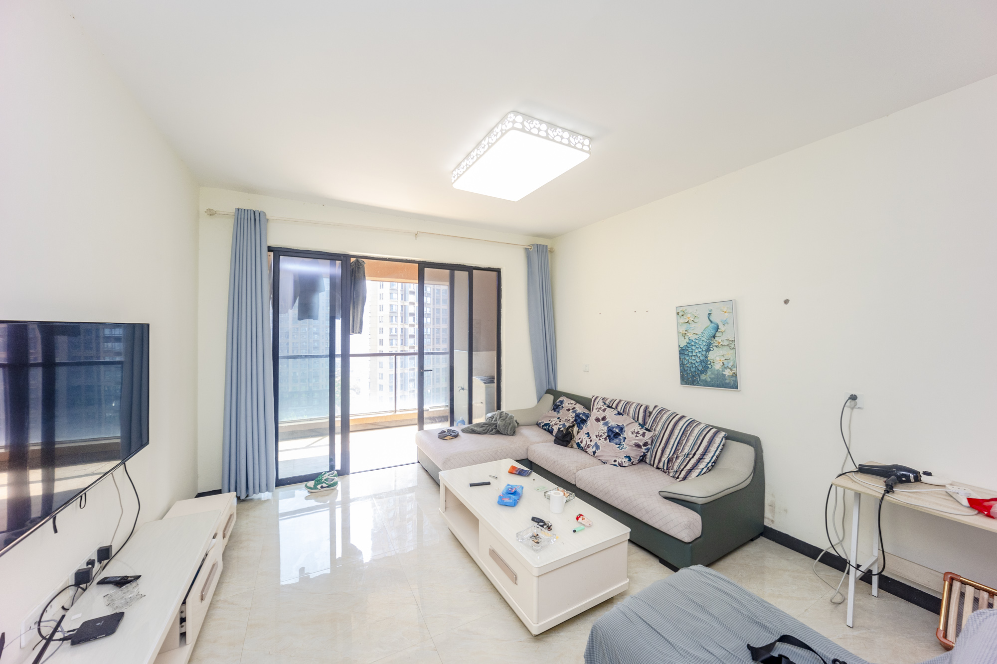 荣悦台  3室2厅2卫    153.0万客厅