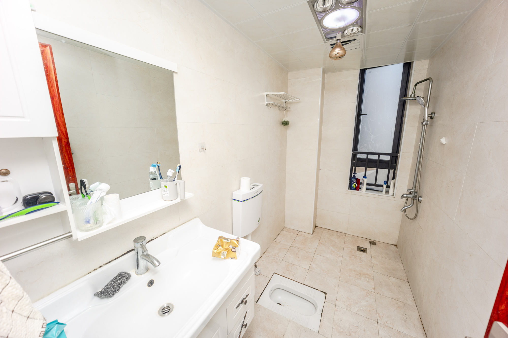 荣悦台 3室2厅2卫 153.0万 荣悦台 3室2厅2卫 153.0万卫生间