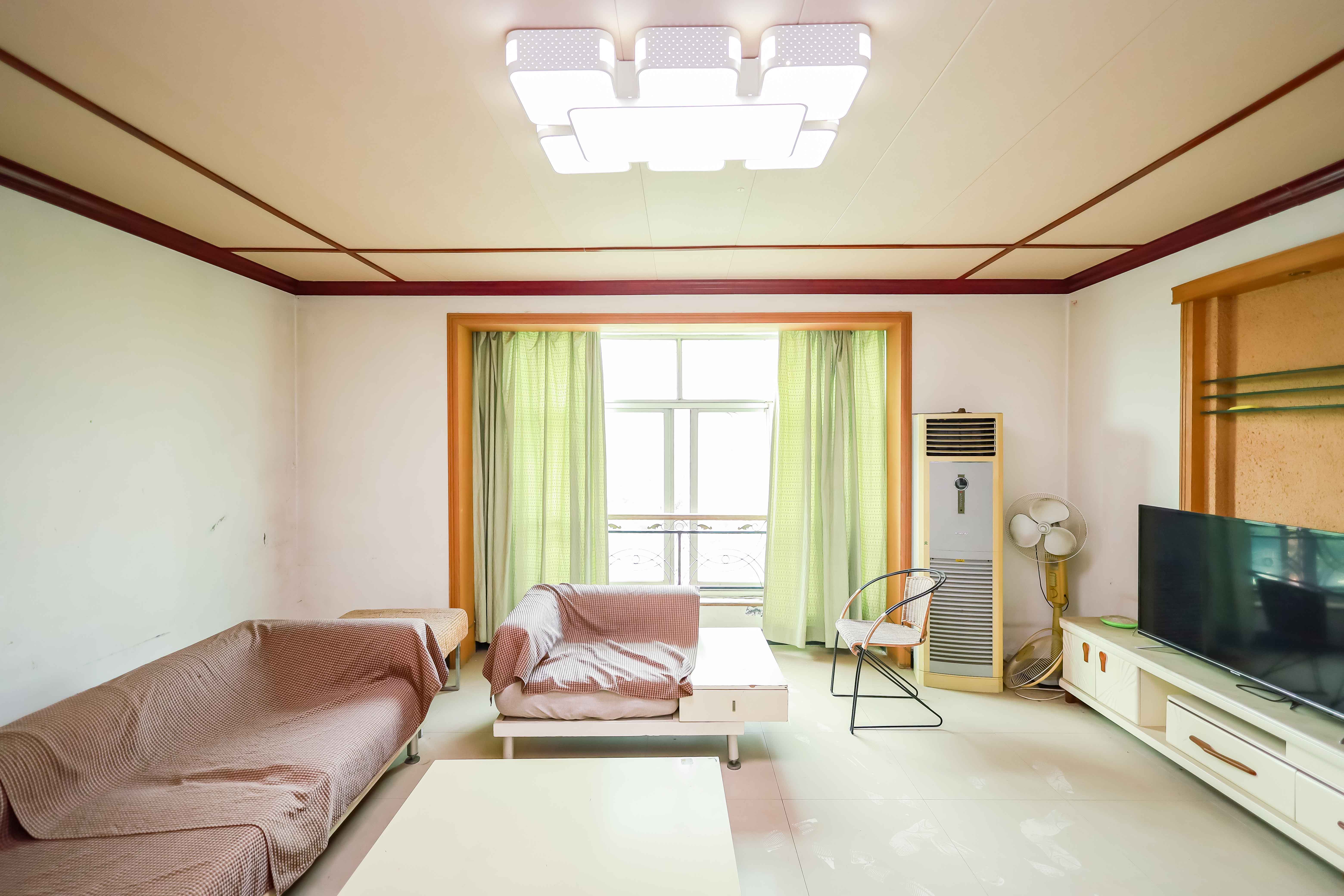 咸嘉新村嘉文苑  3室2厅2卫   116.00万