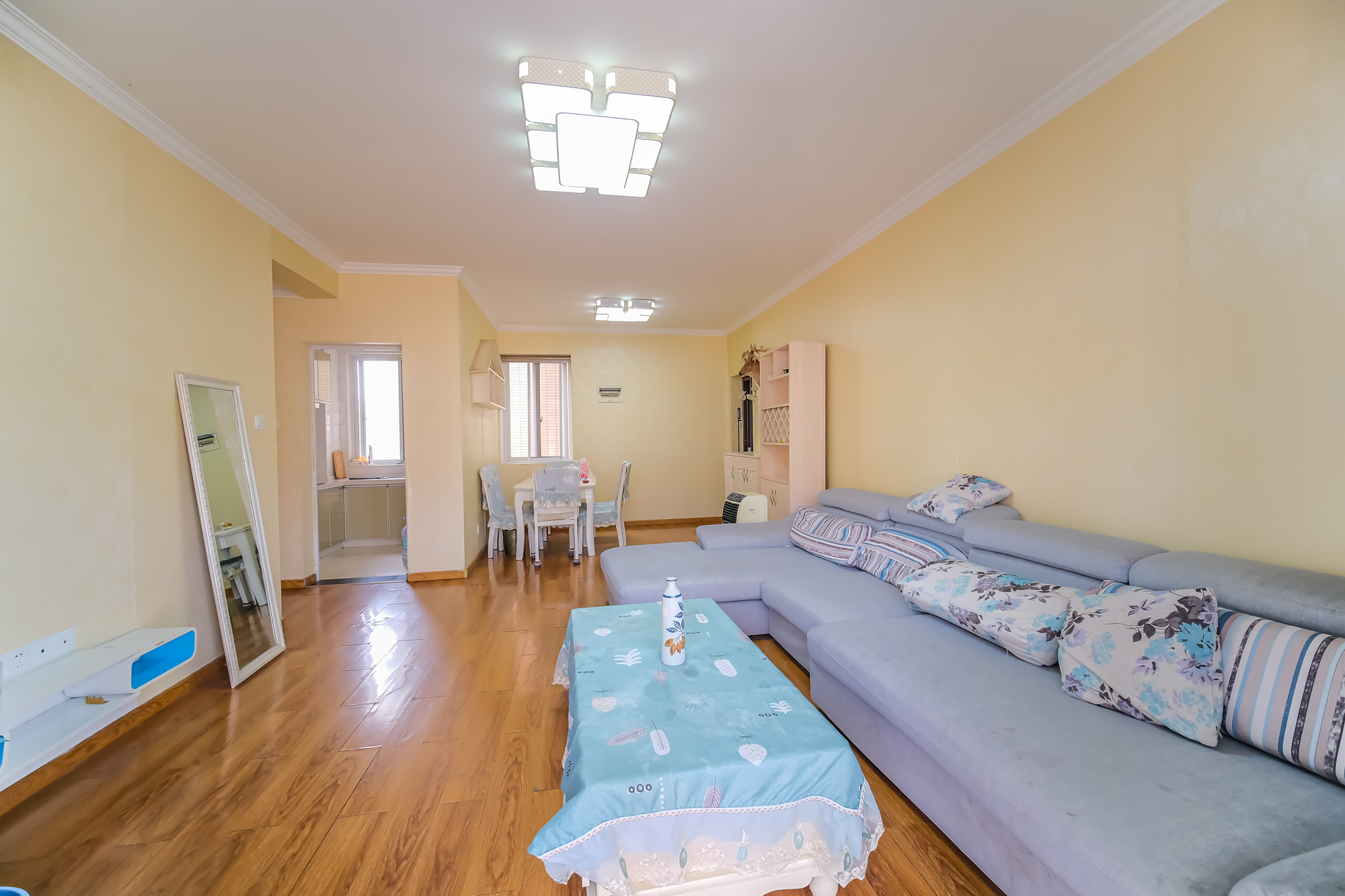 万丽景园 3室2厅1卫 65.0万 万丽景园 3室2厅1卫 65.0万客厅