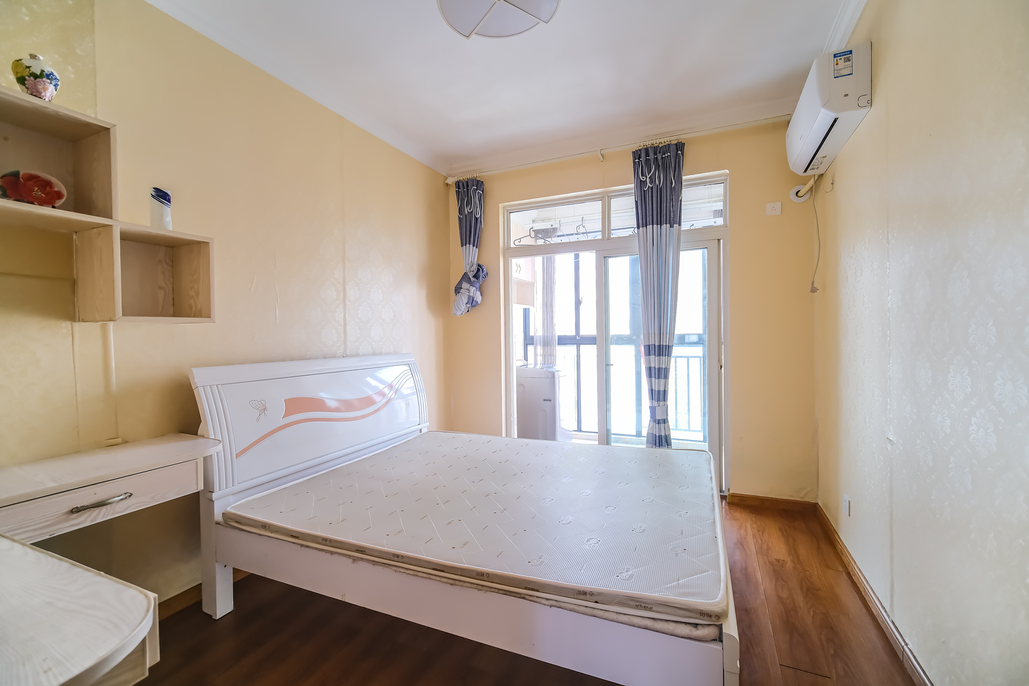 万丽景园 3室2厅1卫 65.0万 万丽景园 3室2厅1卫 65.0万卧室