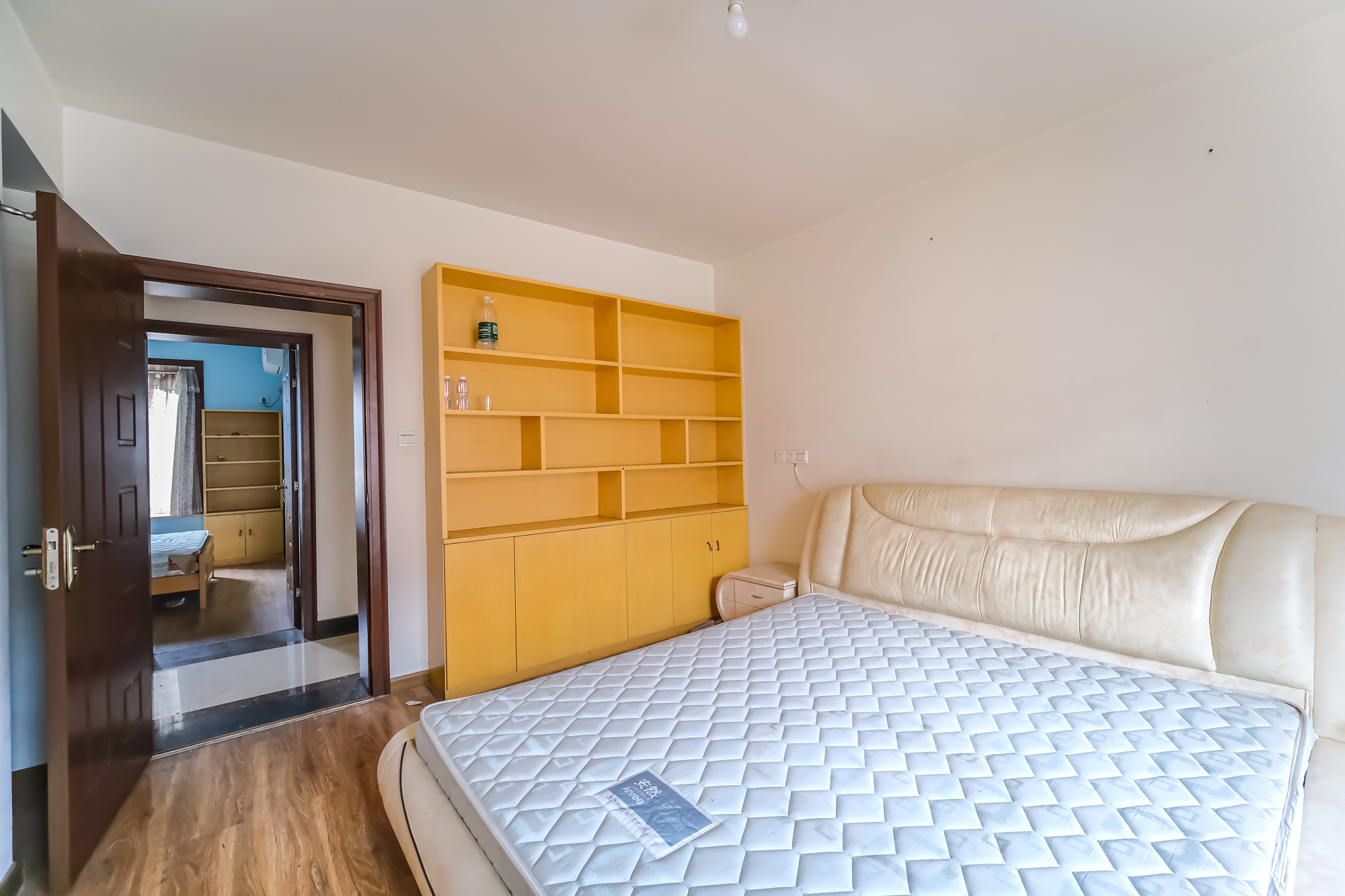 长丰星城 3室2厅2卫 58.0万 长丰星城 3室2厅2卫 58.0万卧室