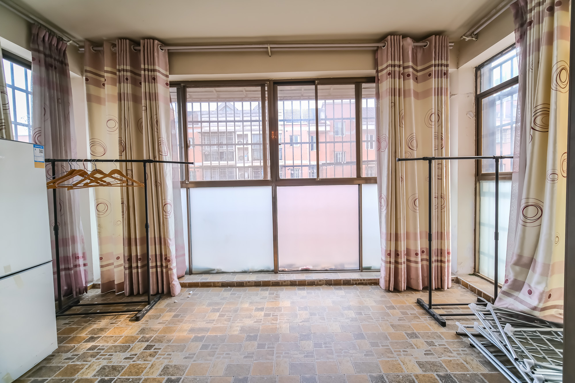 长丰星城 3室2厅2卫 58.0万 长丰星城 3室2厅2卫 58.0万阳台