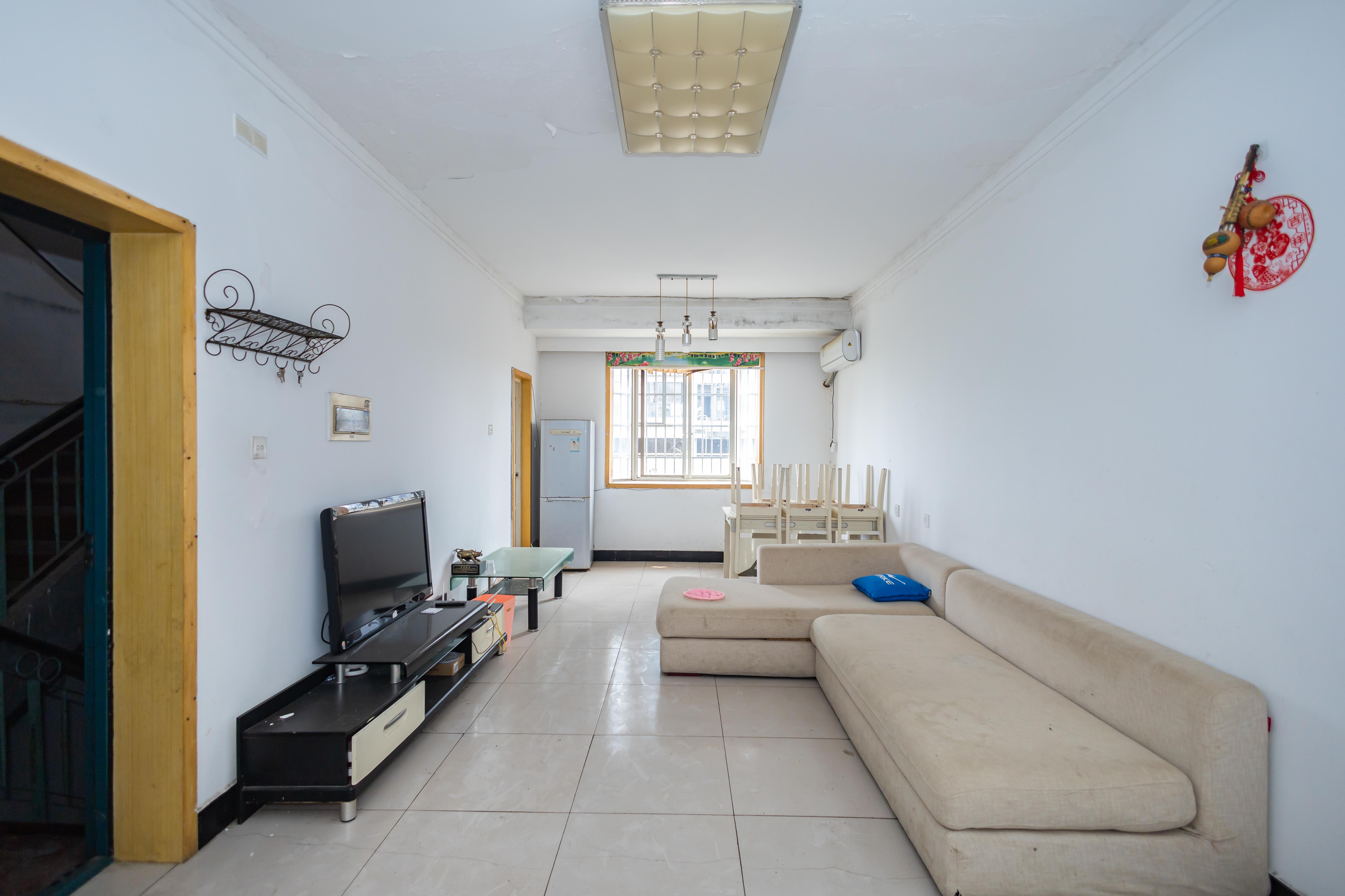 星沙商业步行街  2室2厅1卫    32.8万 星沙商业步行街  2室2厅1卫    32.8万客厅