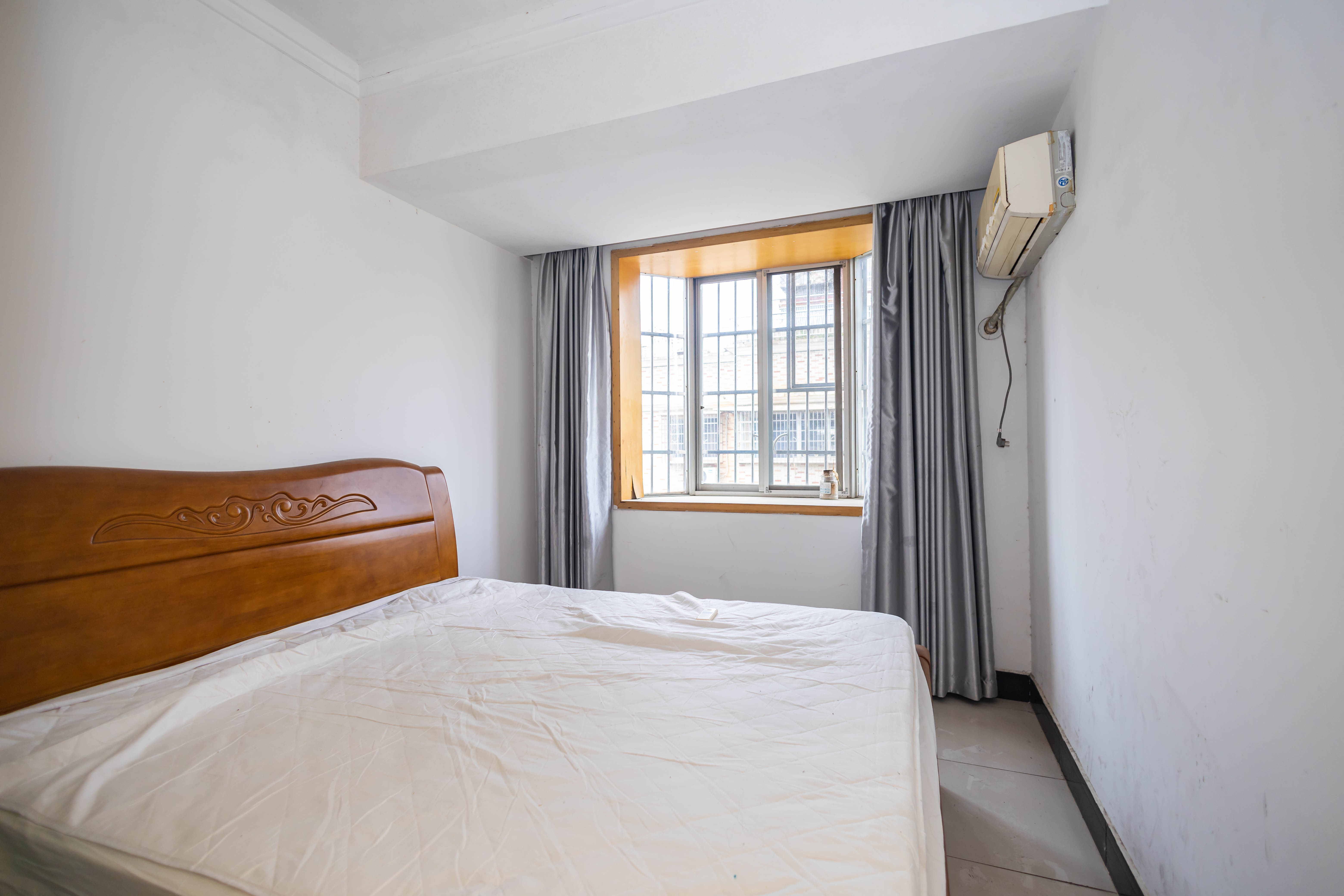 星沙商业步行街  2室2厅1卫    32.8万 星沙商业步行街  2室2厅1卫    32.8万卧室