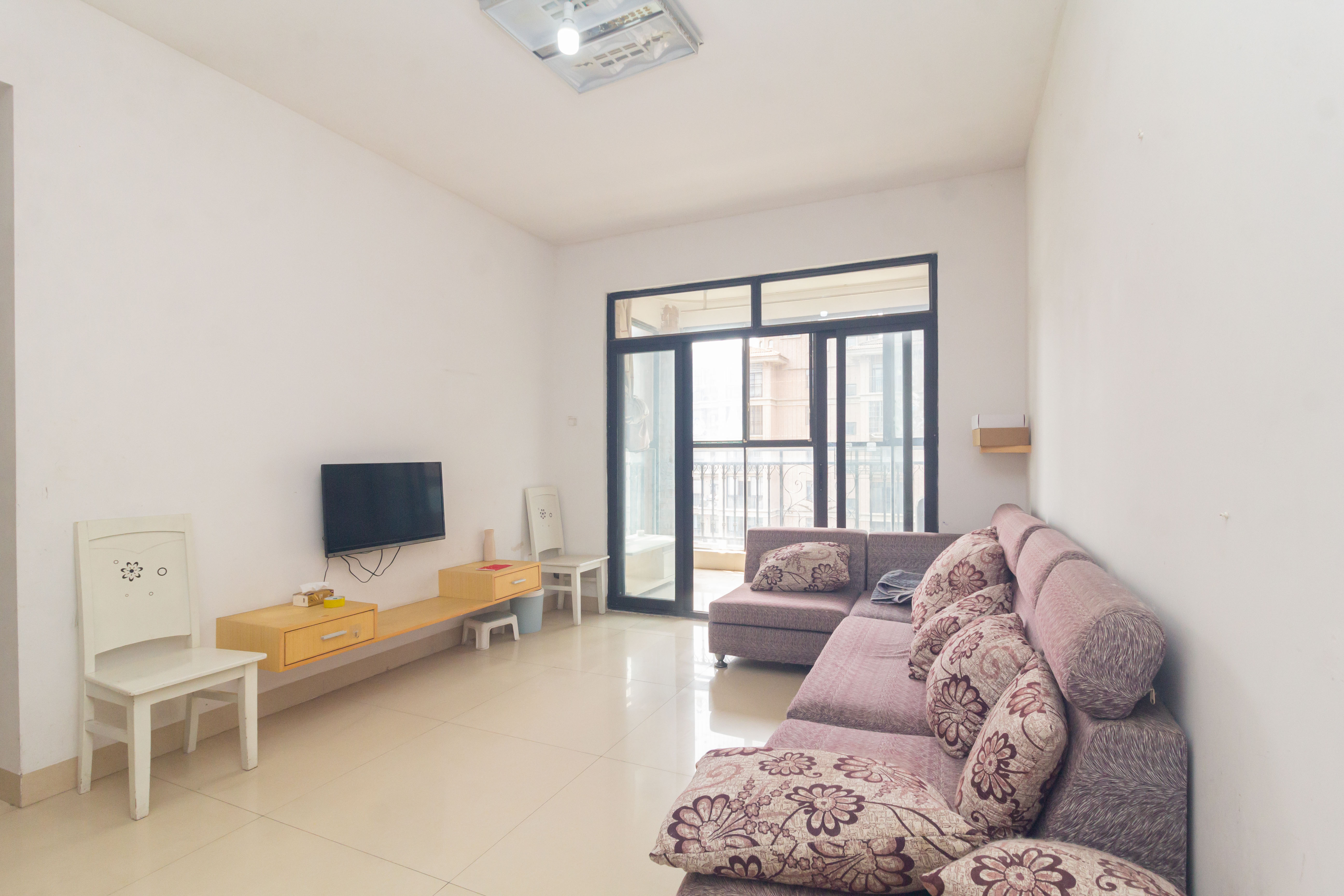 康桥长郡  2室2厅1卫    42.8万 康桥长郡  2室2厅1卫    42.8万客厅