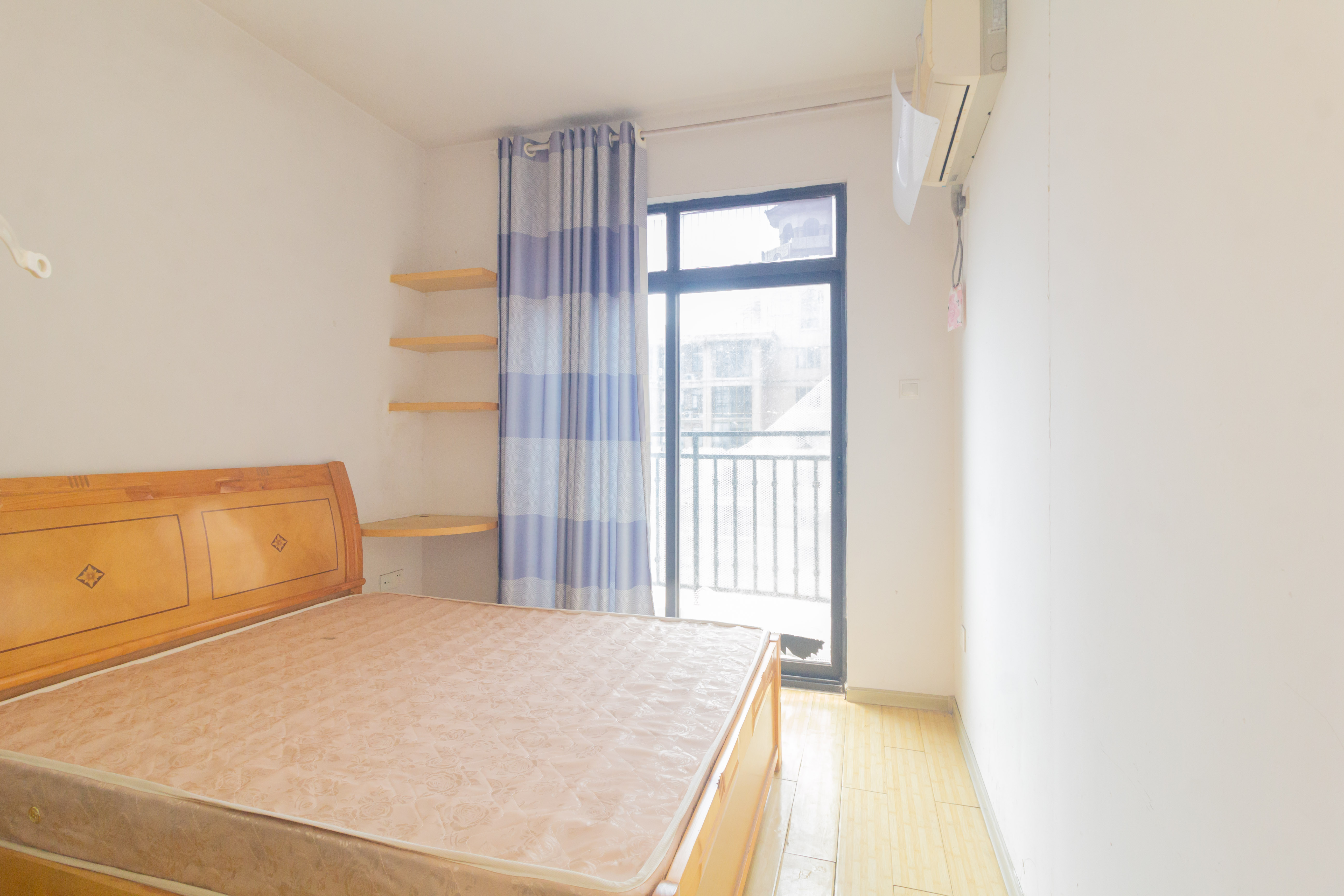 康桥长郡  2室2厅1卫    42.8万 康桥长郡  2室2厅1卫    42.8万卧室