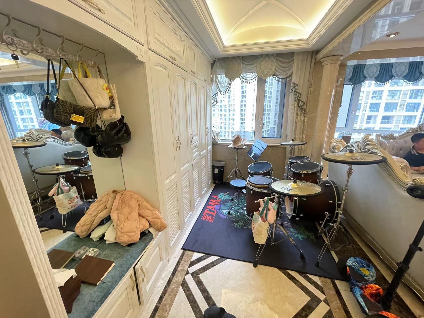 奥园广场 4室2厅1卫 112.0万 奥园广场 4室2厅1卫 112.0万室内图