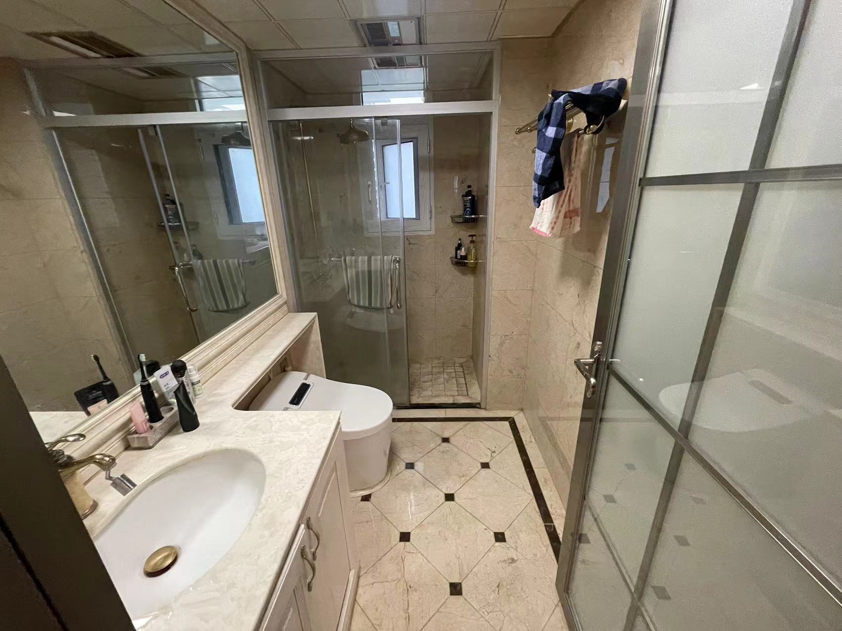 奥园广场 4室2厅1卫 112.0万 奥园广场 4室2厅1卫 112.0万室内图