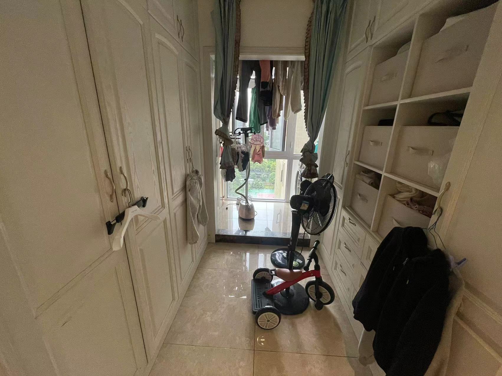 奥园广场 4室2厅1卫 112.0万 奥园广场 4室2厅1卫 112.0万室内图