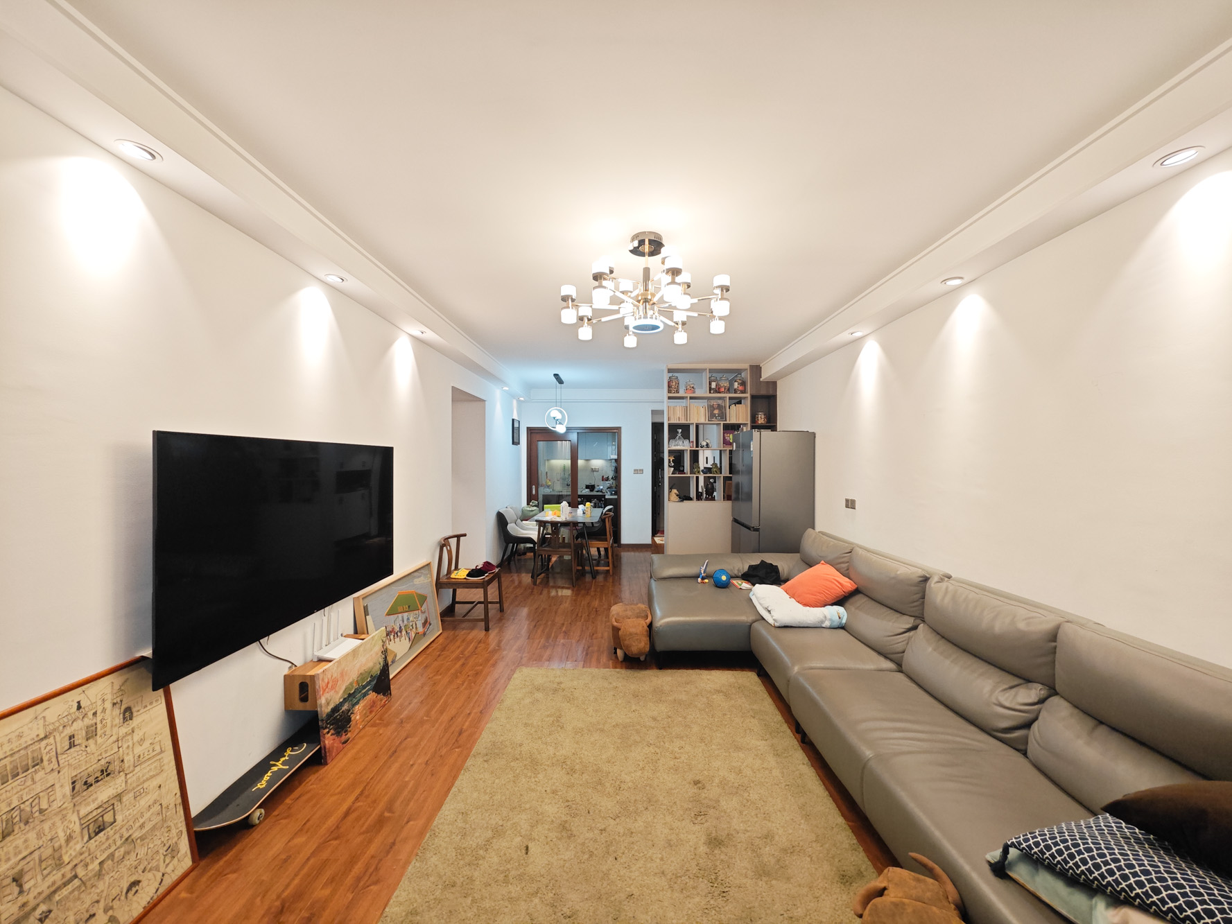 奥园誉景华府 3室2厅2卫 95.0万 奥园誉景华府 3室2厅2卫 95.0万客厅