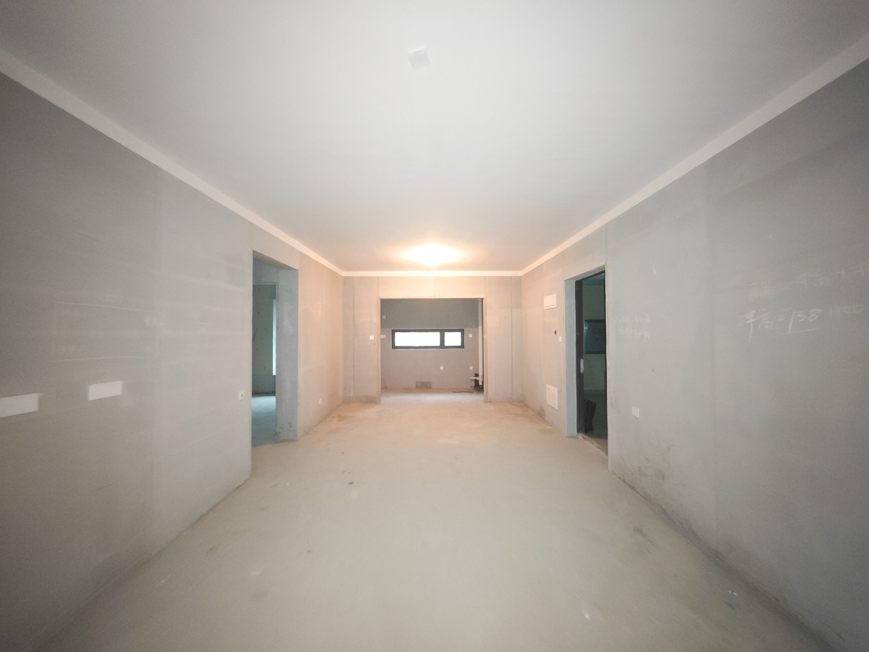 保利城(中航城国际社区、郡原美村) 4室2厅2卫 108.0万 保利城(中航城国际社区、郡原美村) 4室2厅2卫 108.0万客厅