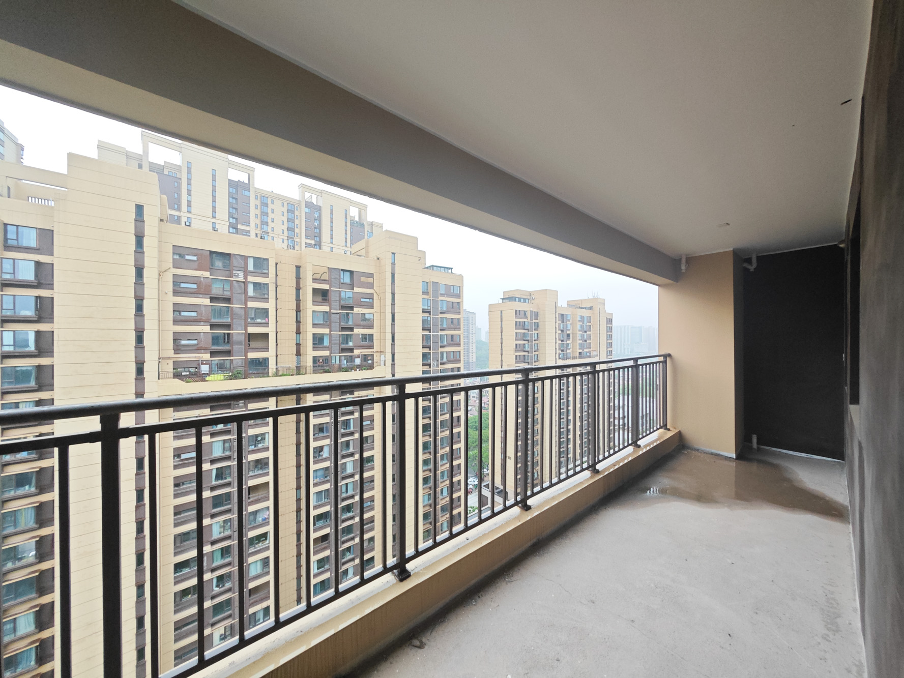 保利城(中航城国际社区、郡原美村) 4室2厅2卫 108.0万 保利城(中航城国际社区、郡原美村) 4室2厅2卫 108.0万阳台