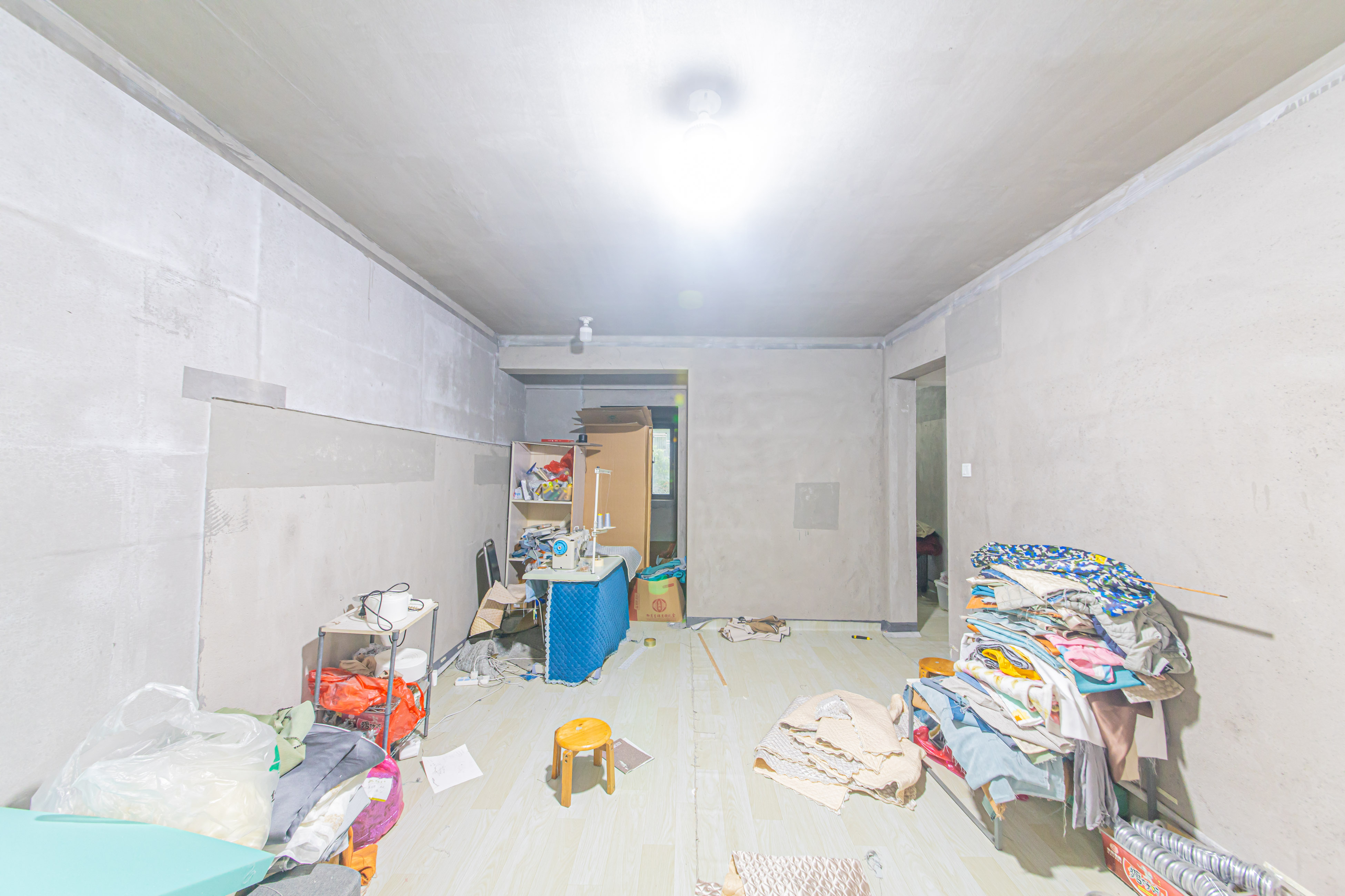 鑫远悦城（鑫远悦时代）  4室2厅2卫   154.90万卧室
