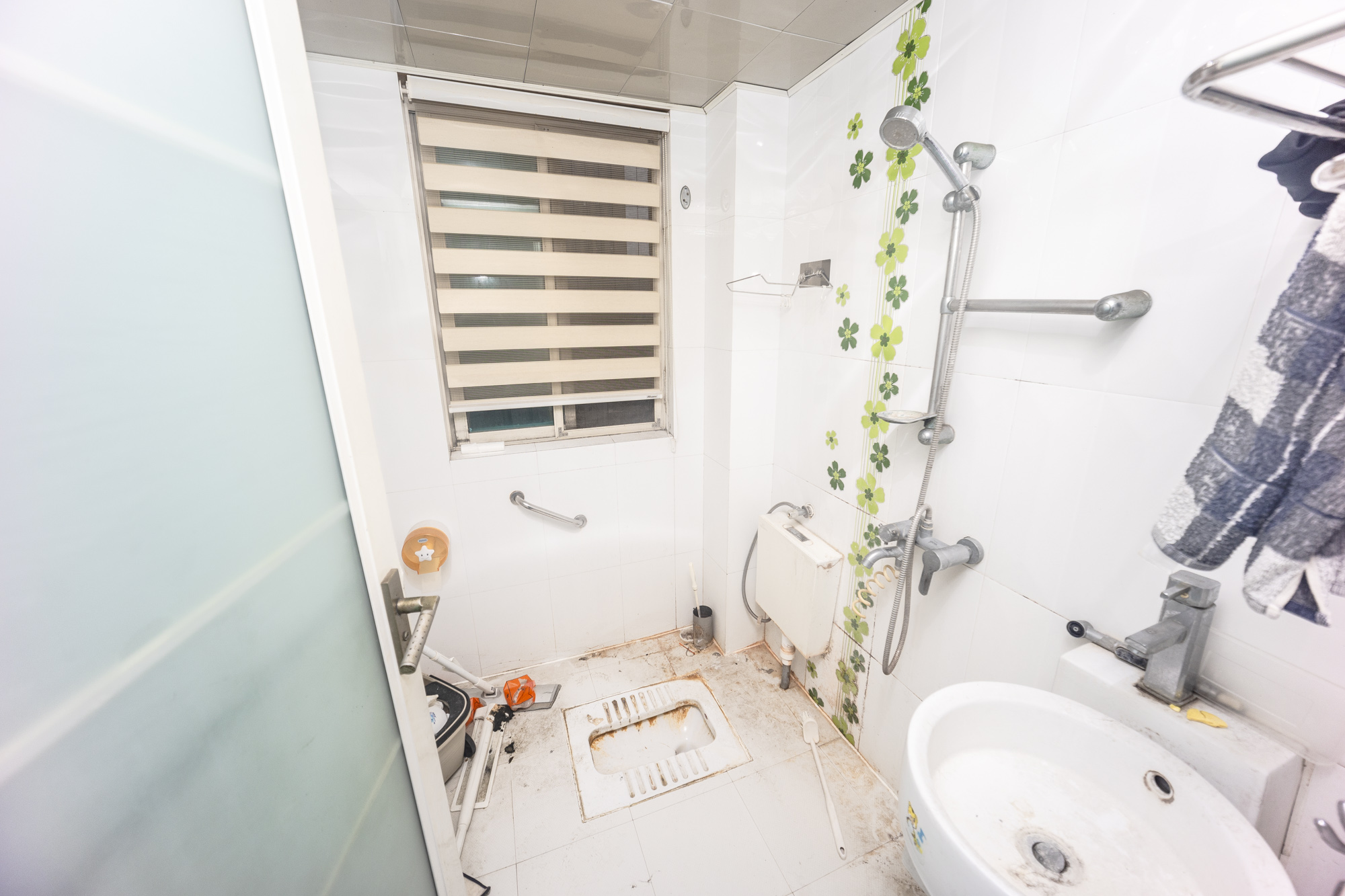 迴龙公寓(回龙公寓) 3室2厅1卫 181.0万 迴龙公寓(回龙公寓) 3室2厅1卫 181.0万卫生间