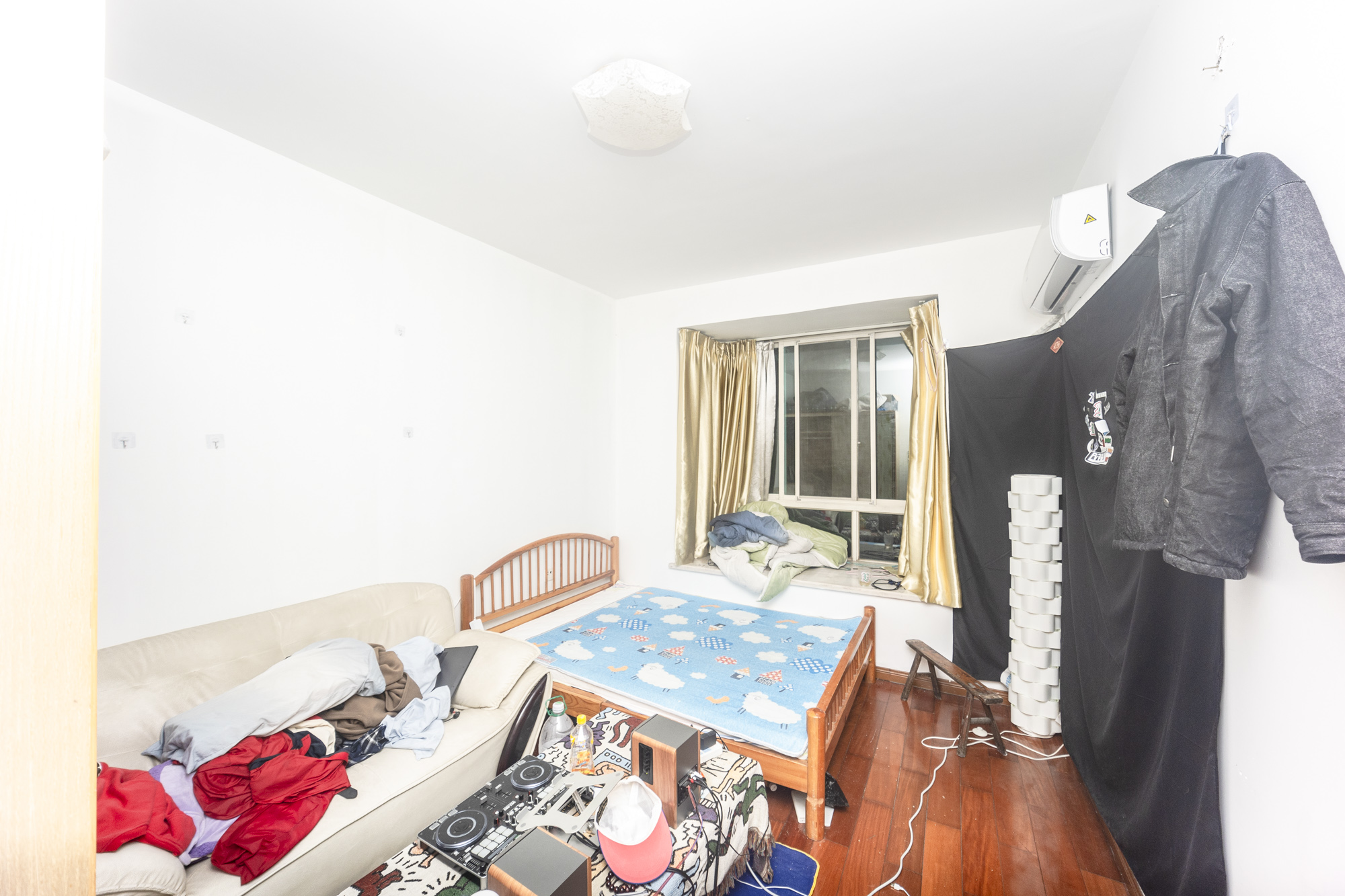 迴龙公寓(回龙公寓) 3室2厅1卫 181.0万 迴龙公寓(回龙公寓) 3室2厅1卫 181.0万卧室