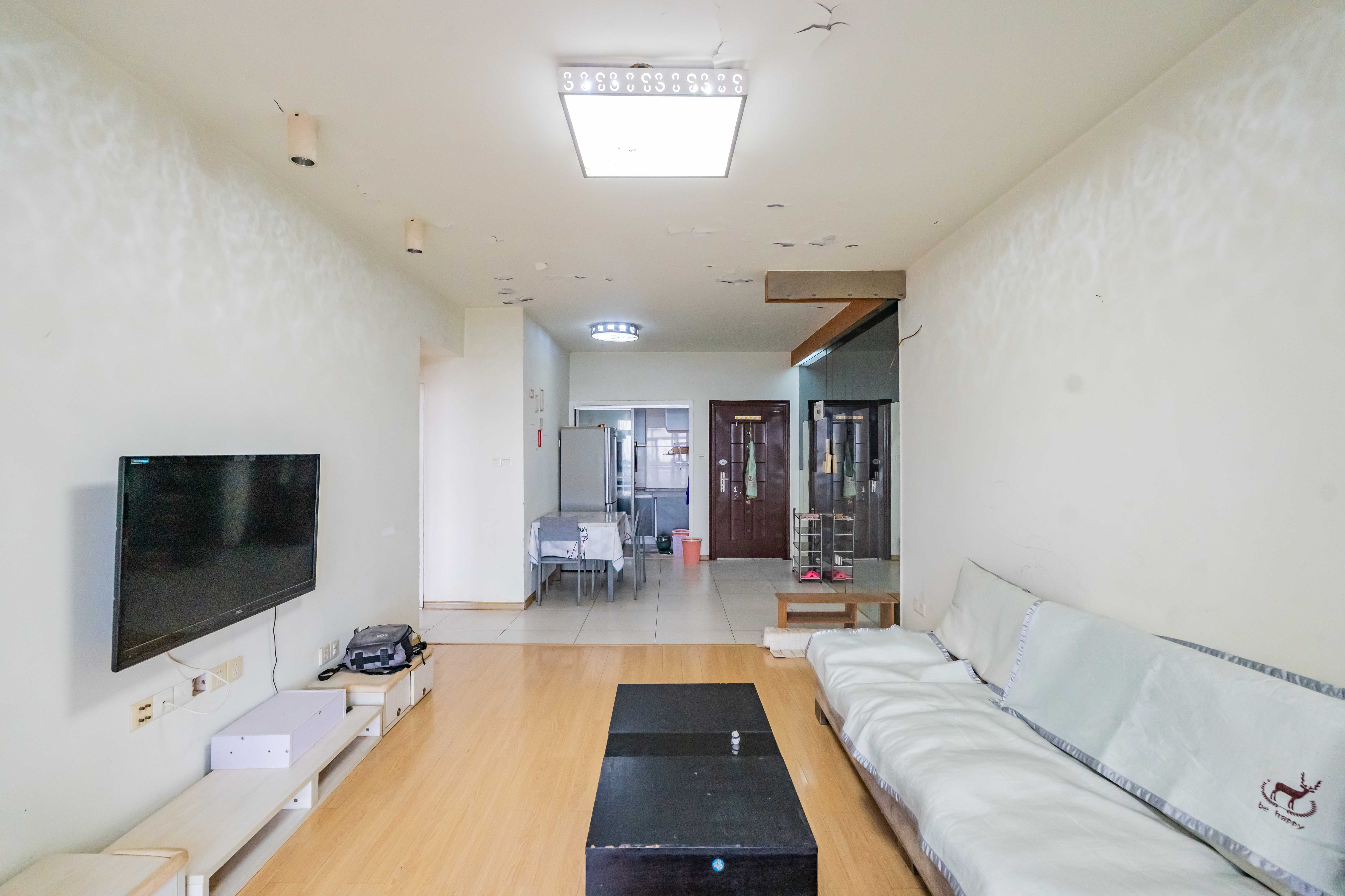 紫晶城 2室2厅1卫 51.5万 紫晶城 2室2厅1卫 51.5万客厅