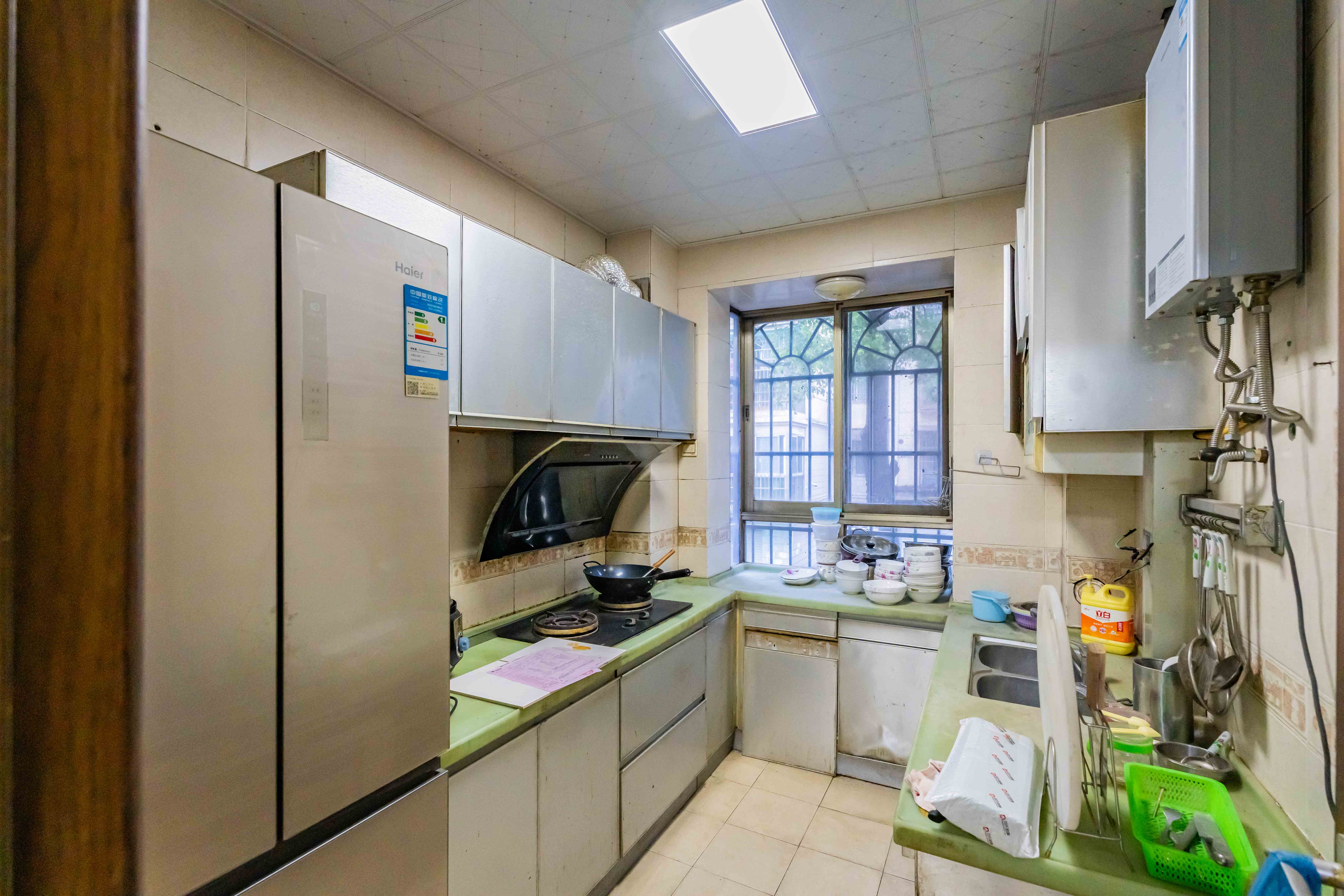 金帆小区  4室3厅1卫    90.0万 金帆小区  4室3厅1卫    90.0万厨房