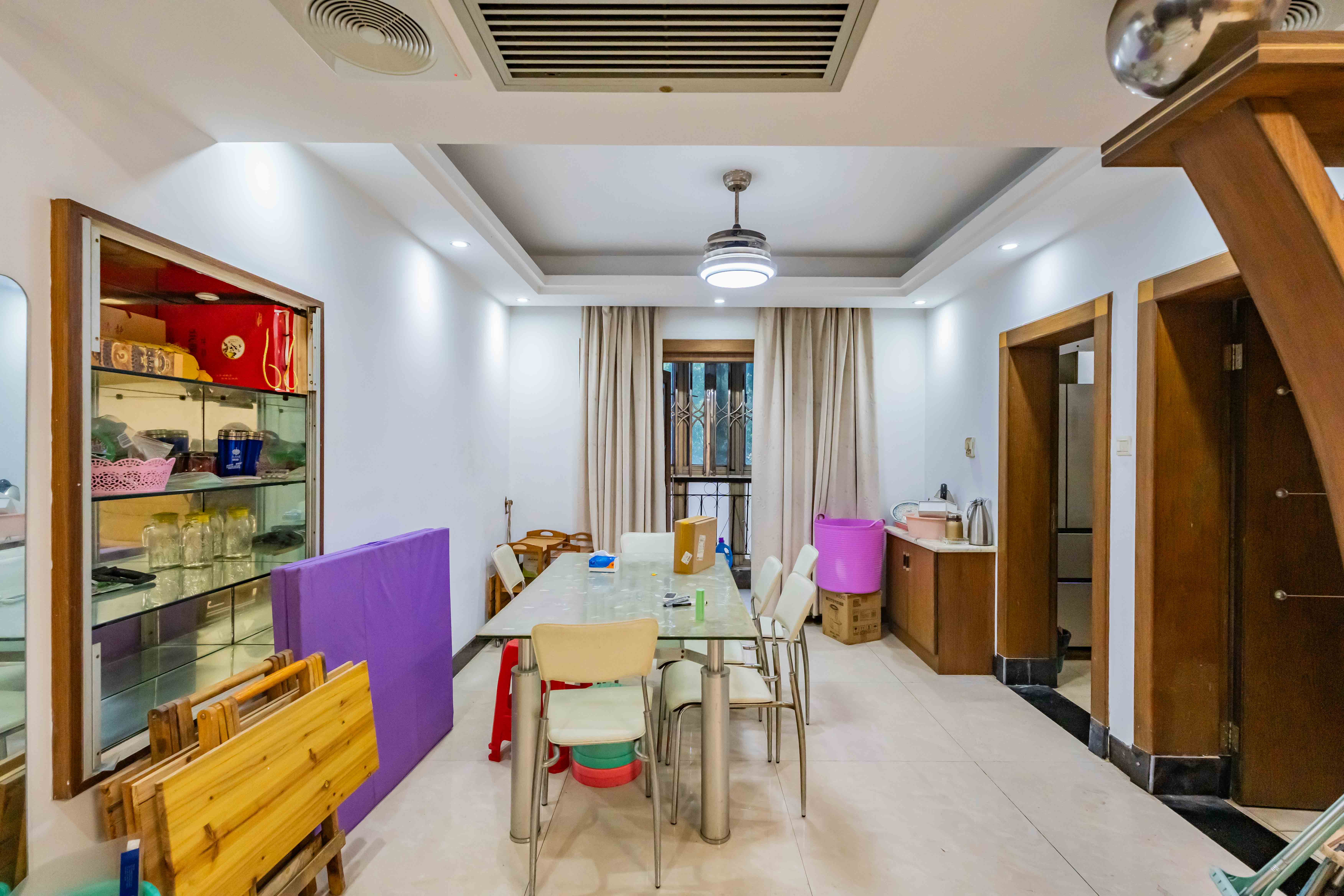 金帆小区  4室3厅1卫    90.0万 金帆小区  4室3厅1卫    90.0万客厅