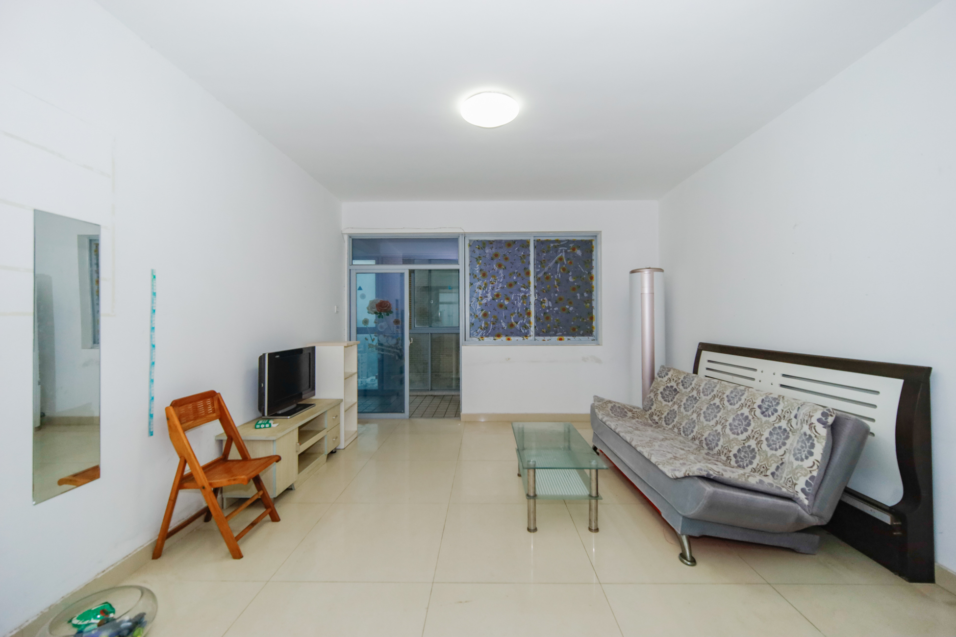 天天向上 3室2厅1卫 99.8万 天天向上 3室2厅1卫 99.8万客厅