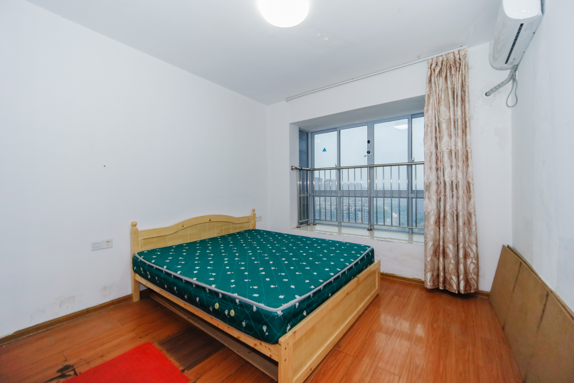 天天向上 3室2厅1卫 99.8万 天天向上 3室2厅1卫 99.8万卧室