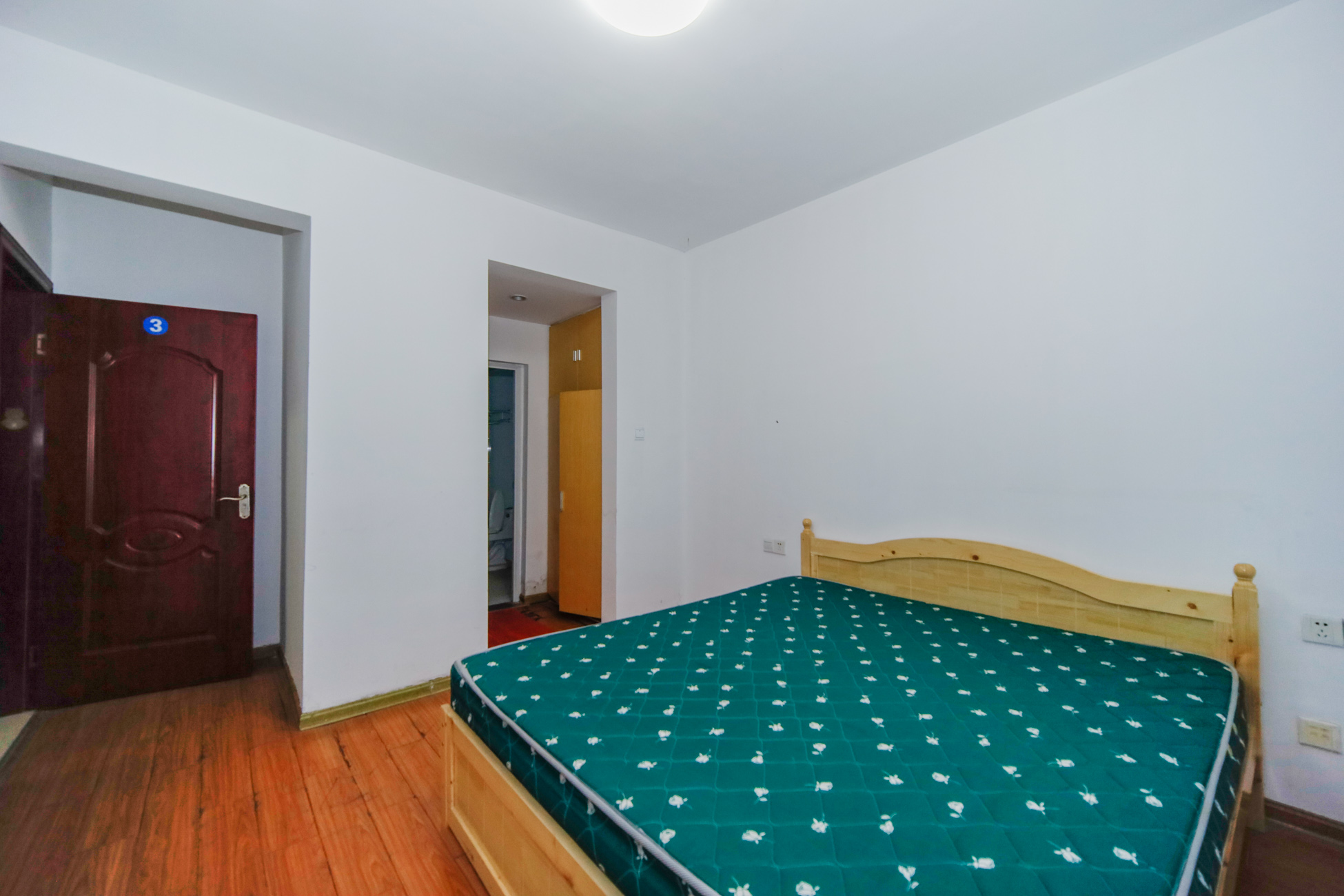 天天向上 3室2厅1卫 99.8万 天天向上 3室2厅1卫 99.8万卧室