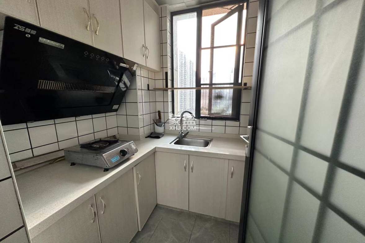 白金汉宫 1室1厅1卫 20.0万 白金汉宫 1室1厅1卫 20.0万室内图