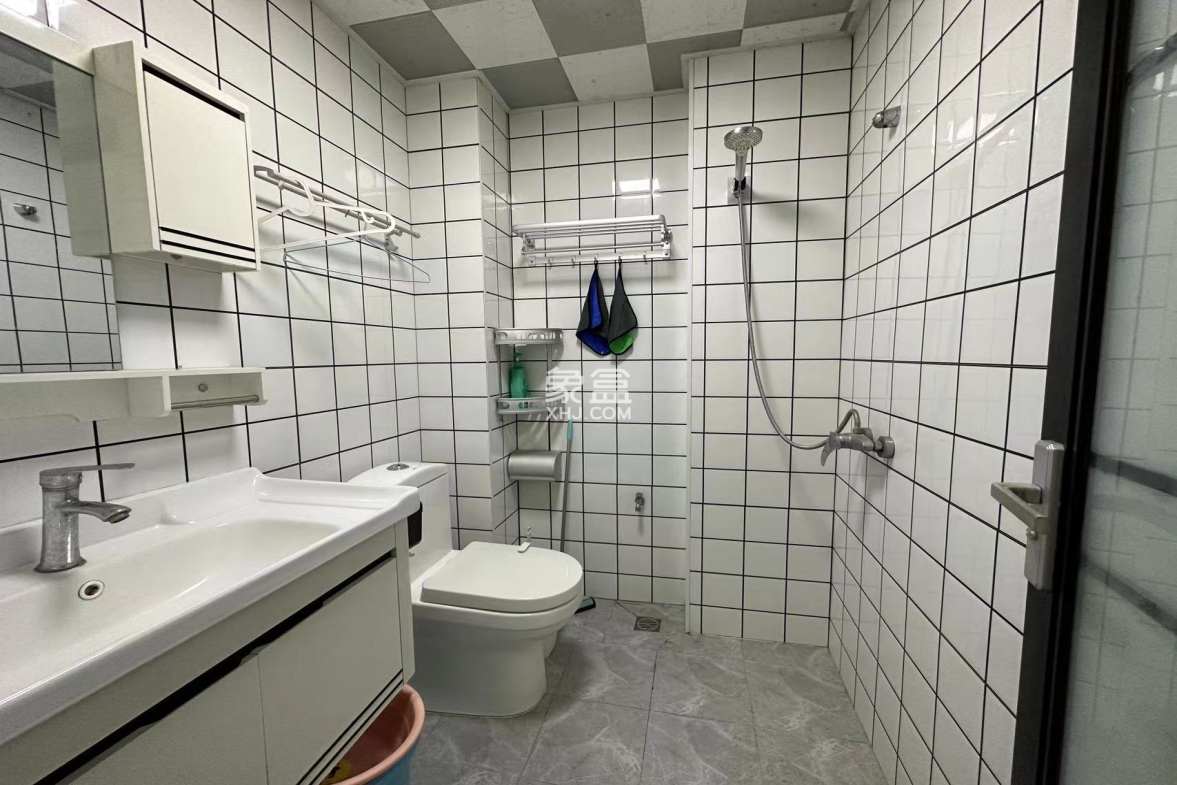 白金汉宫 1室1厅1卫 20.0万 白金汉宫 1室1厅1卫 20.0万室内图